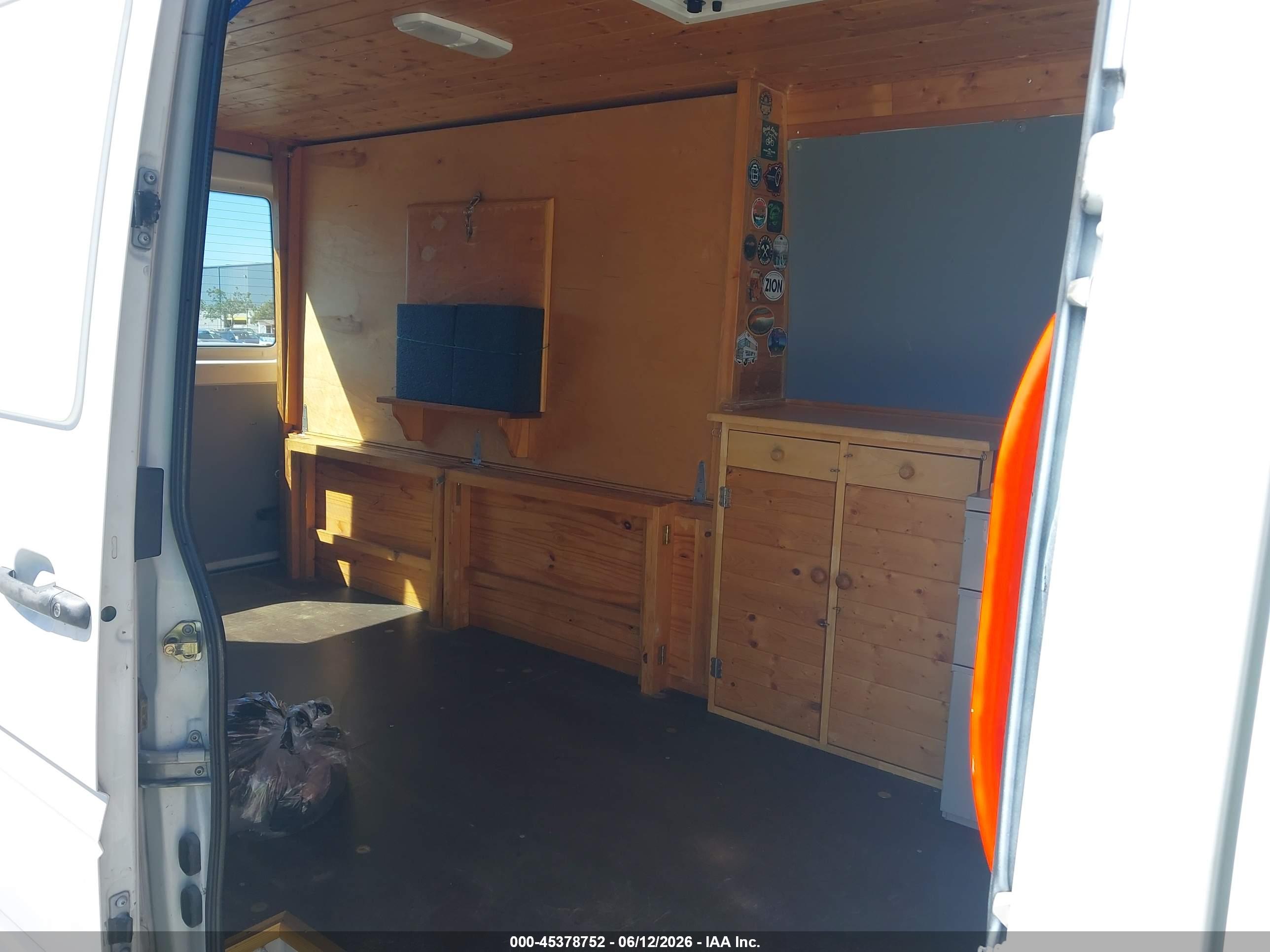 DODGE SPRINTER image 8