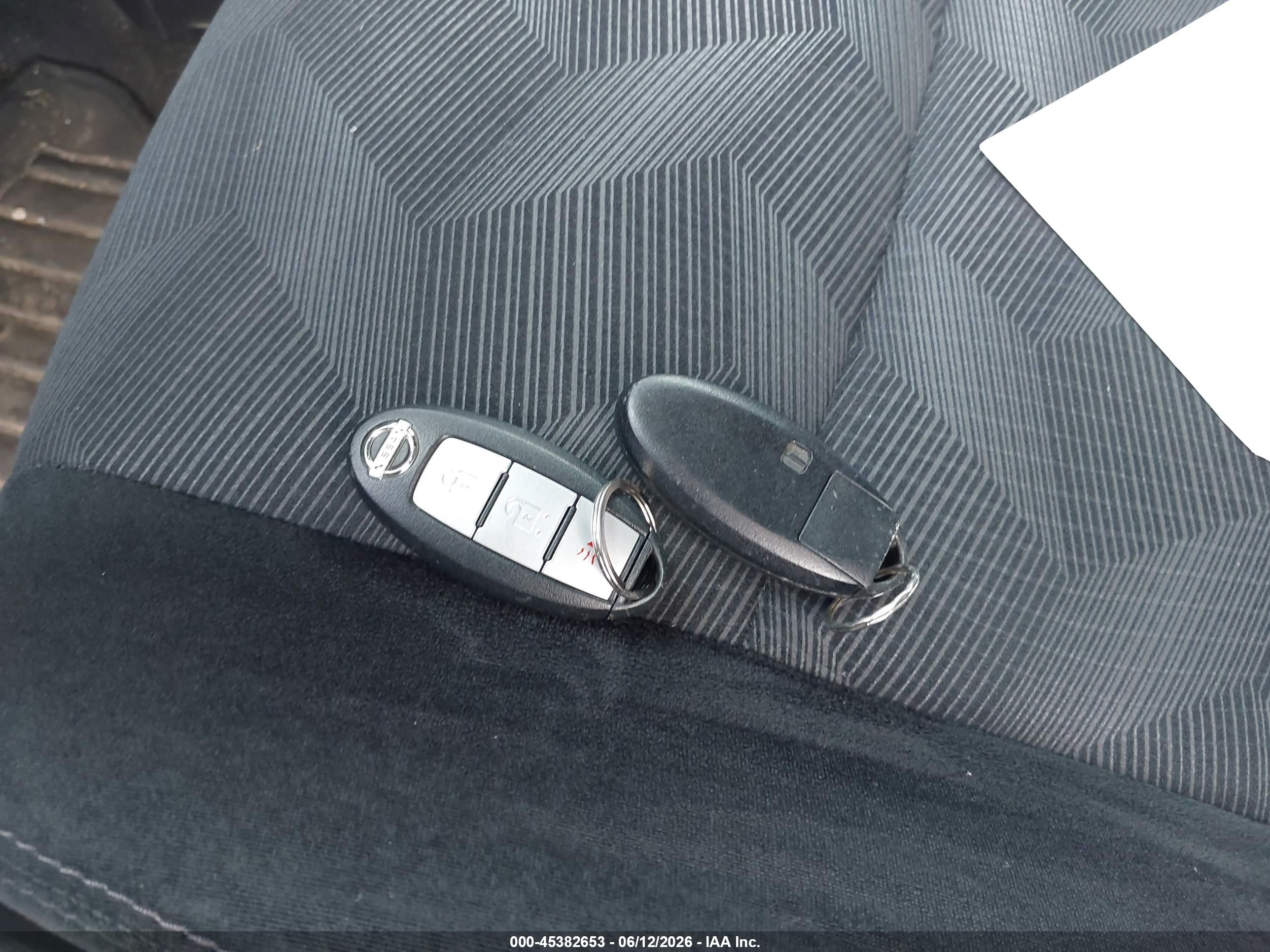 NISSAN ROGUE image 11