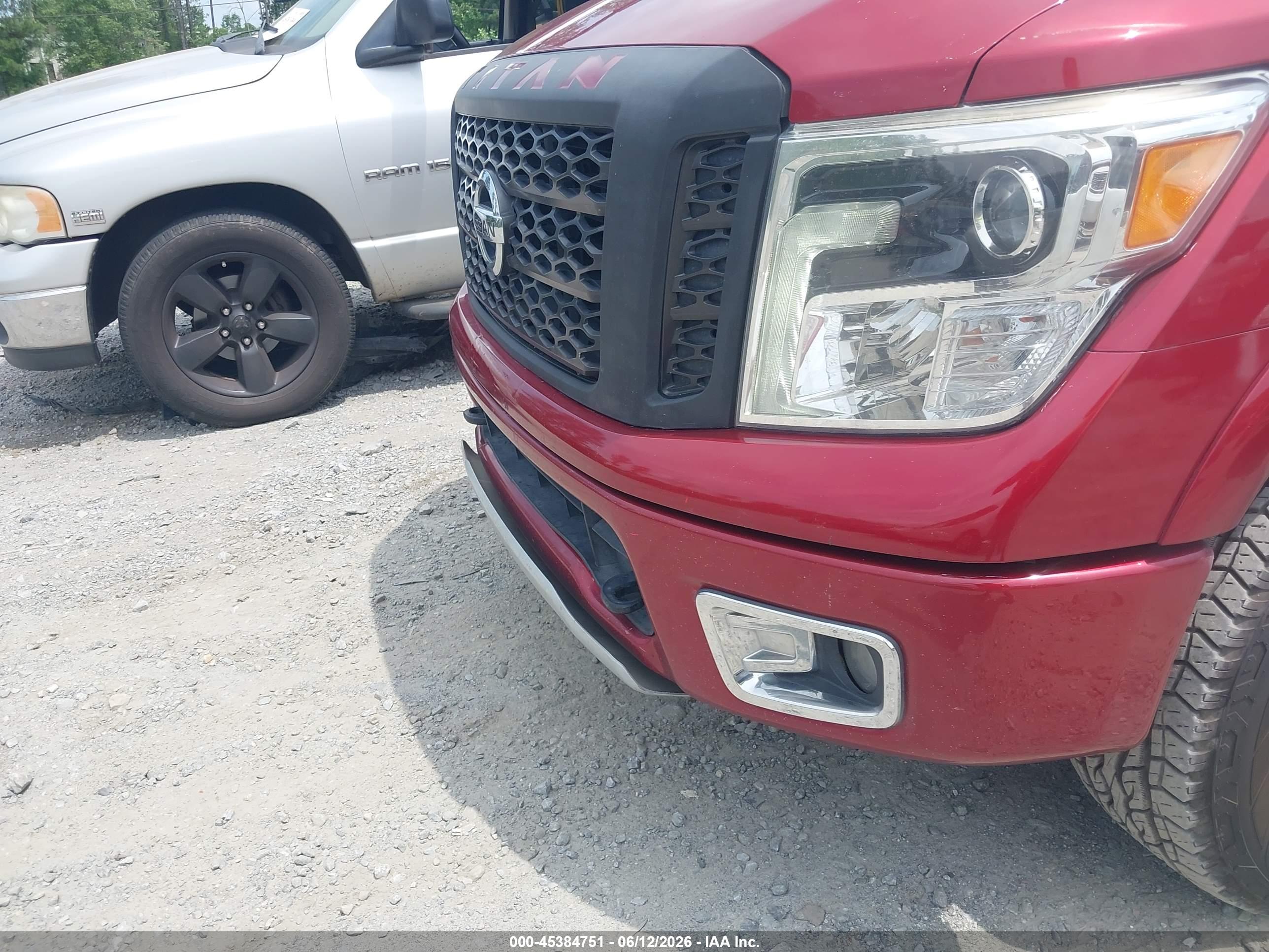 NISSAN TITAN image 6