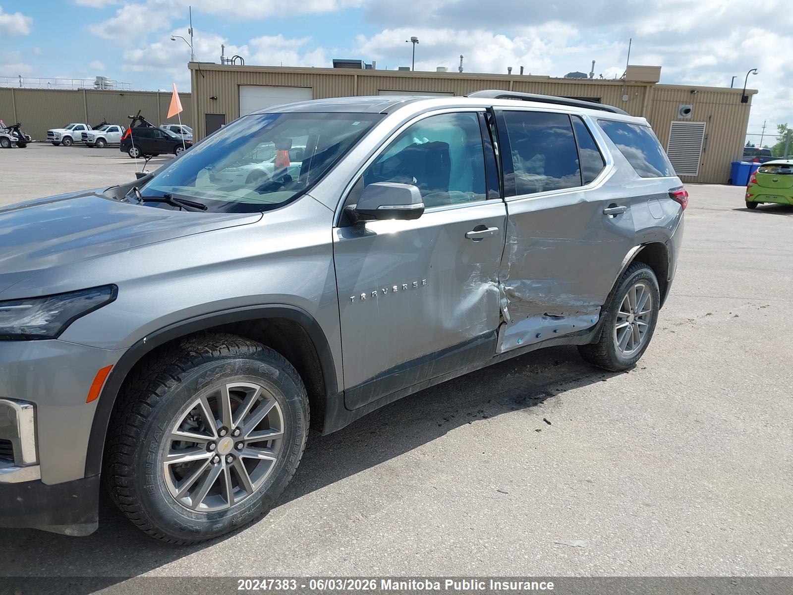 CHEVROLET TRAVERSE image 6