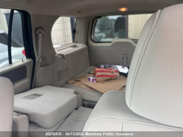 FORD EXPEDITION image 8