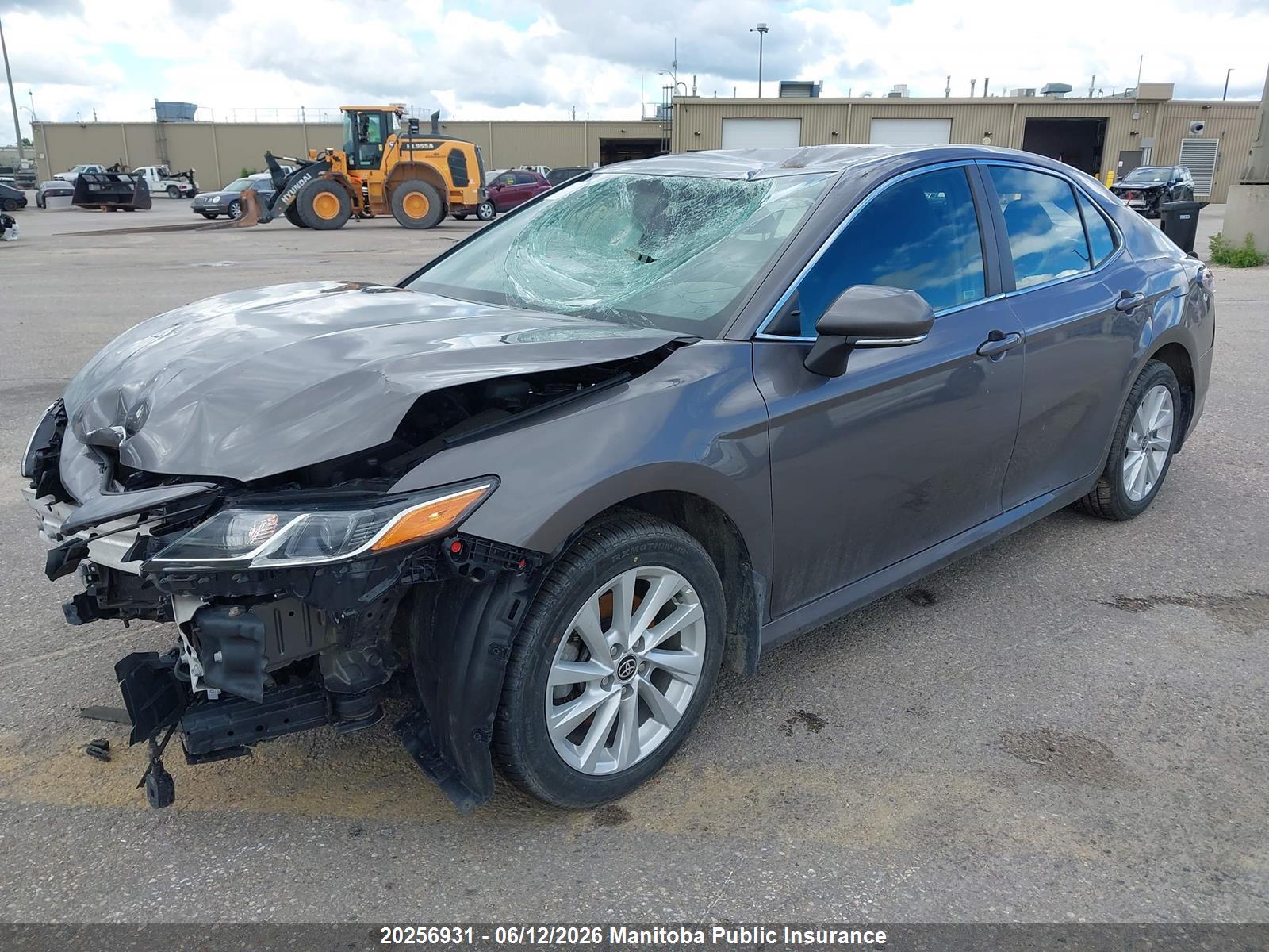 TOYOTA CAMRY image 2