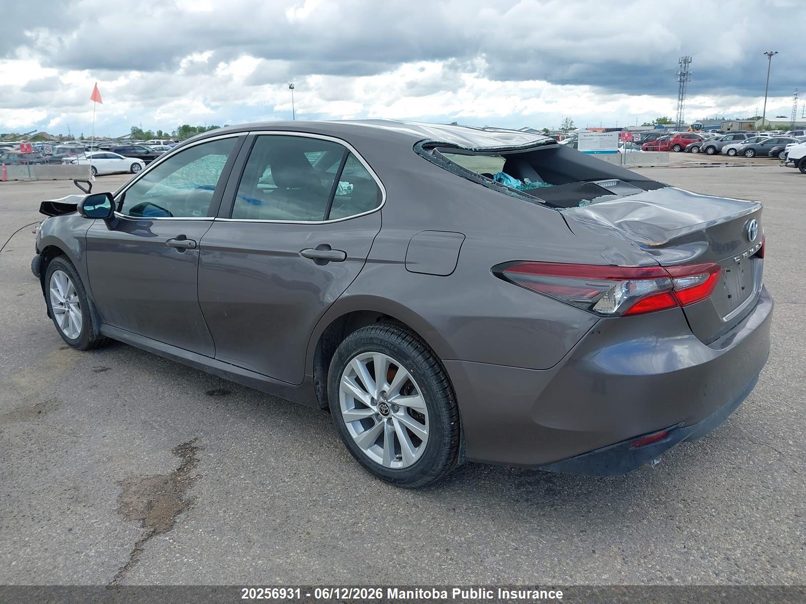 TOYOTA CAMRY image 3