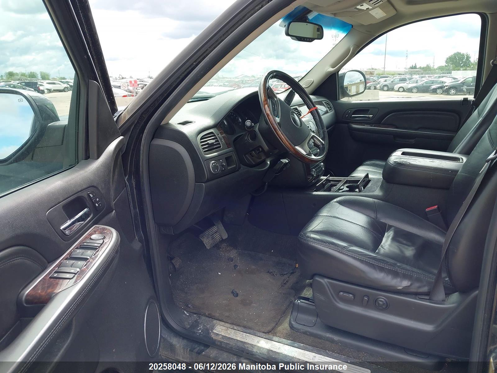 GMC YUKON image 5