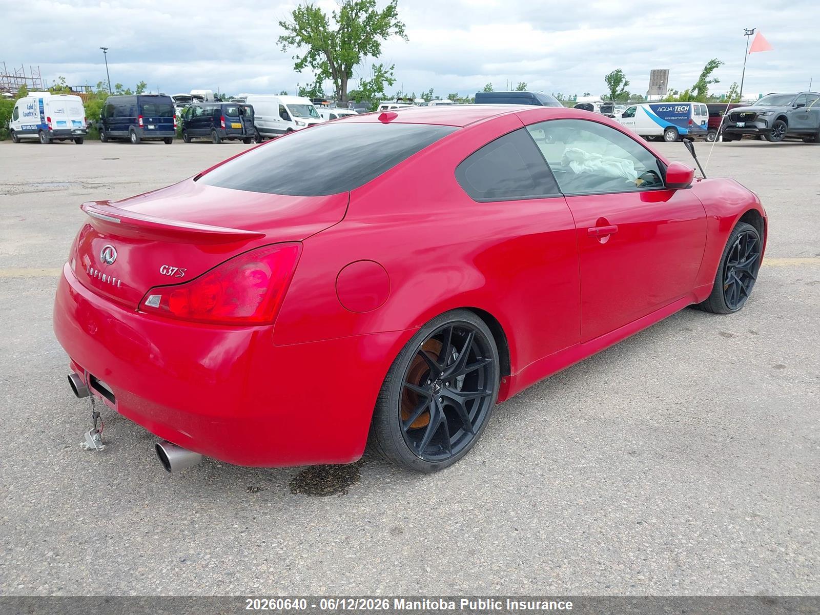 INFINITI G37 image 4