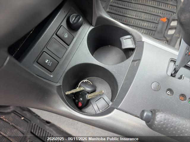 TOYOTA RAV4 image 11