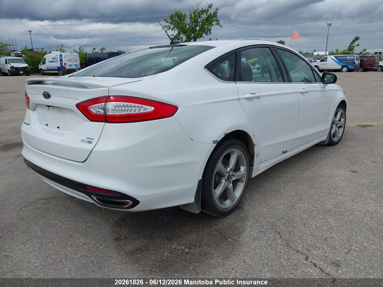 FORD FUSION image 4
