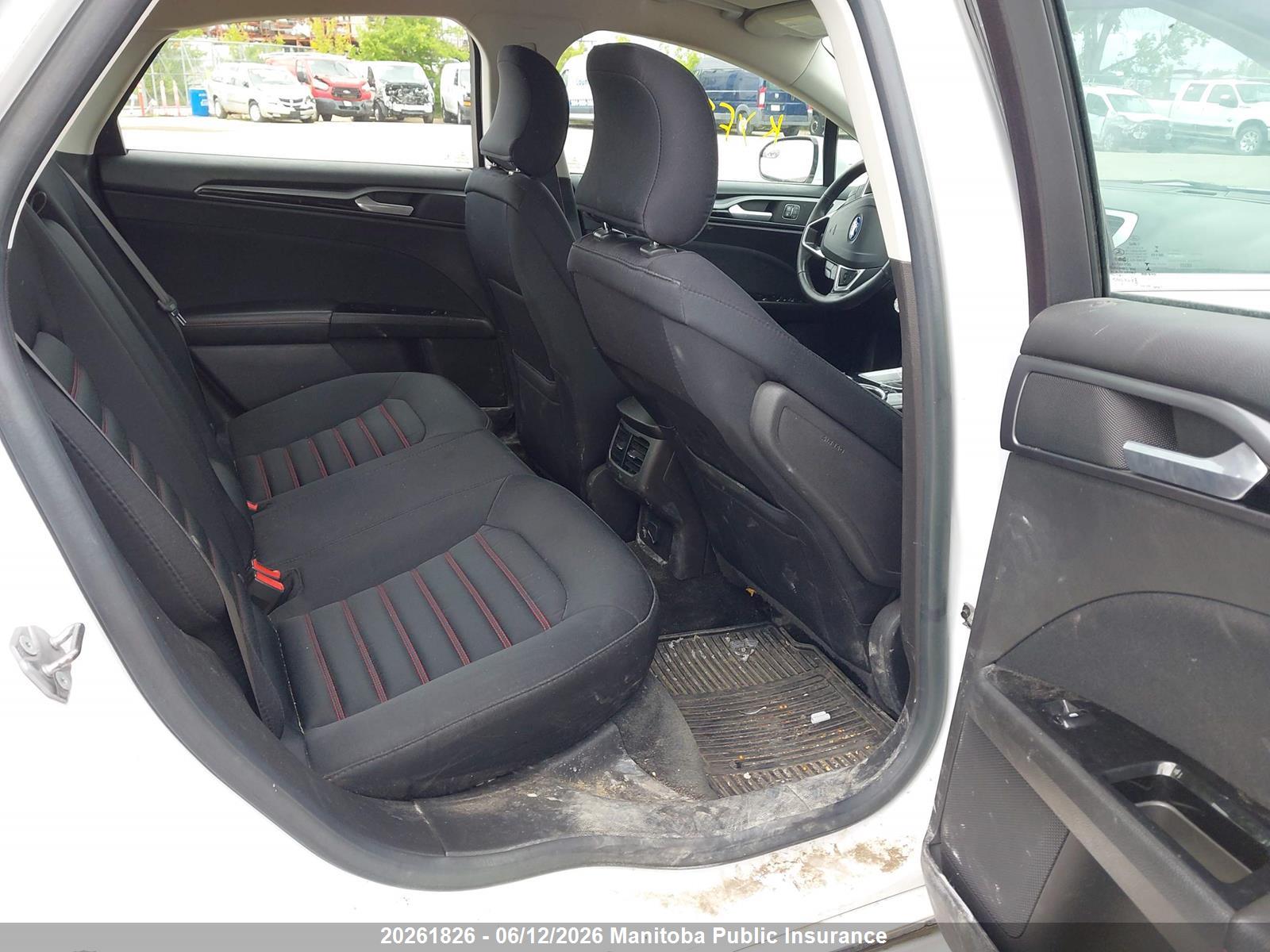 FORD FUSION image 8