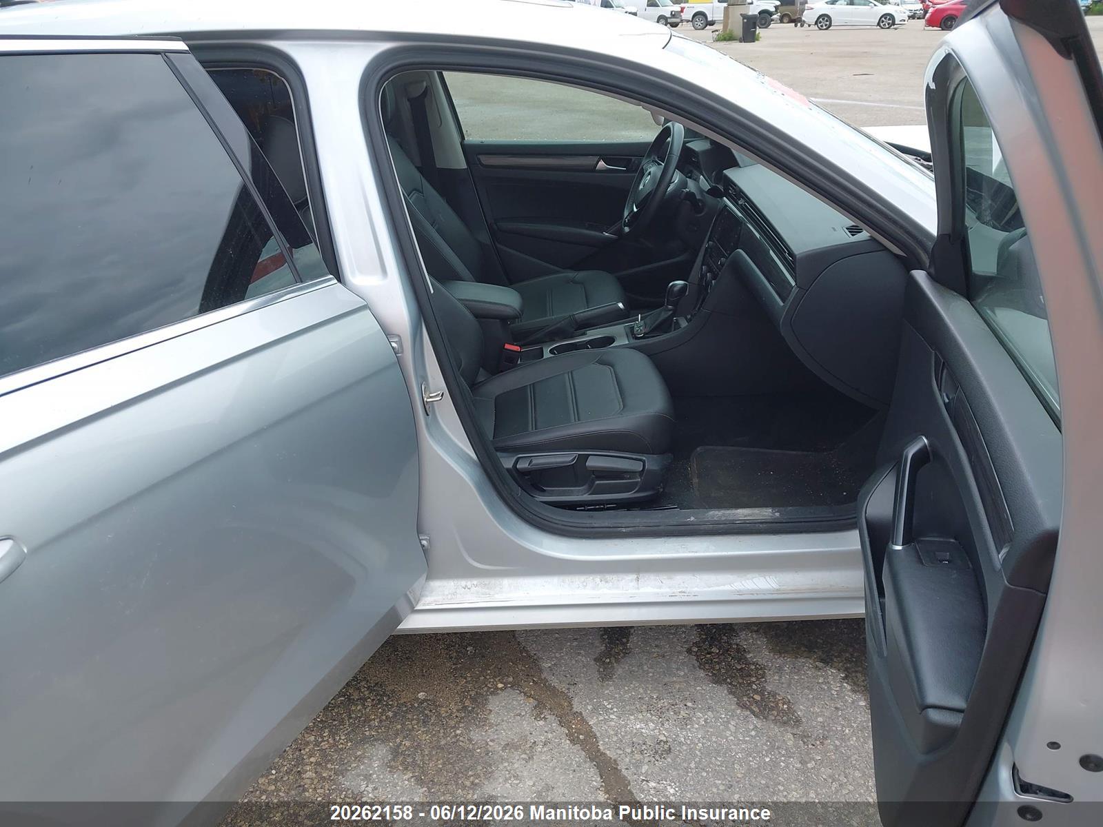 VOLKSWAGEN PASSAT image 5