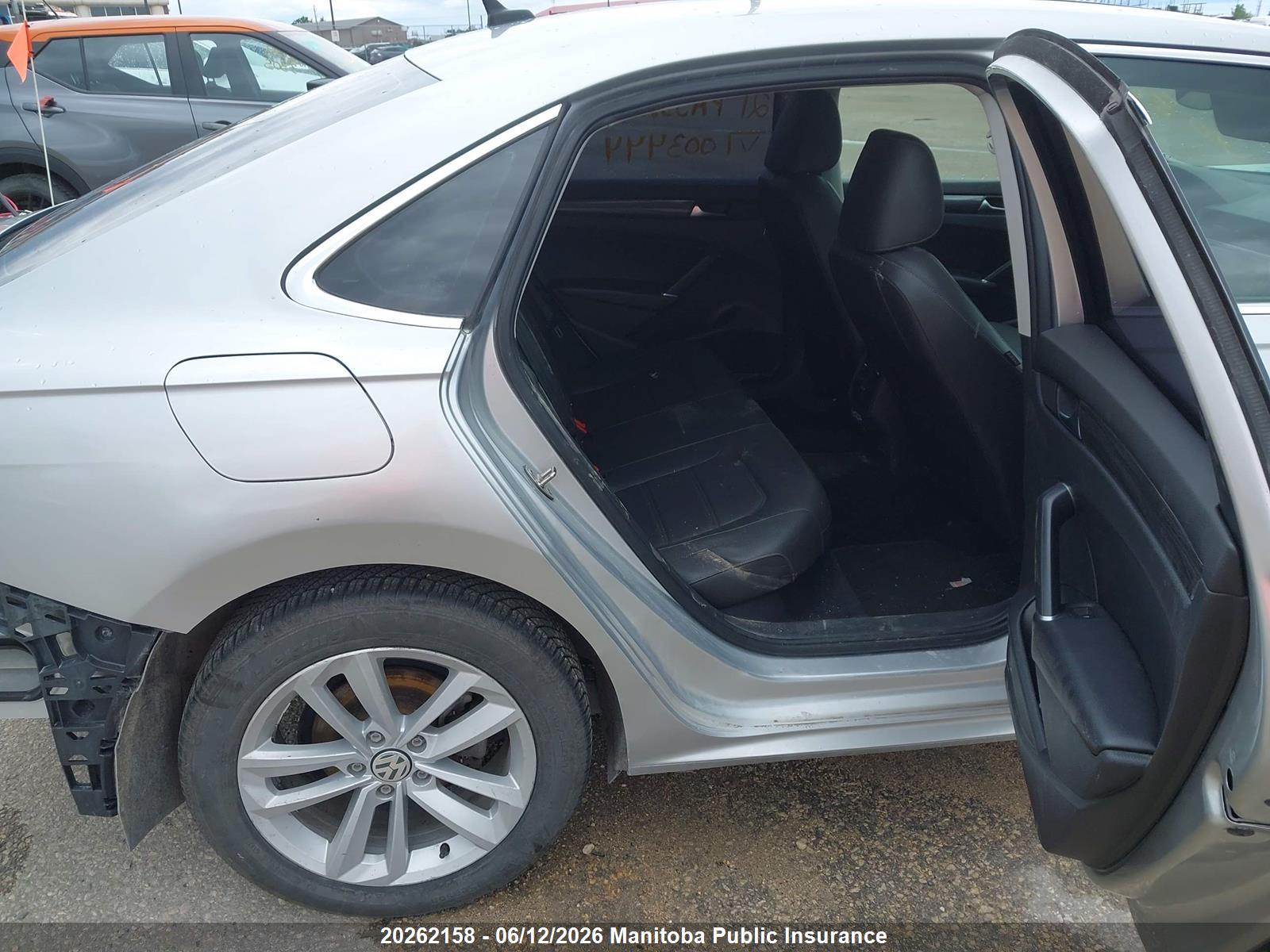 VOLKSWAGEN PASSAT image 8