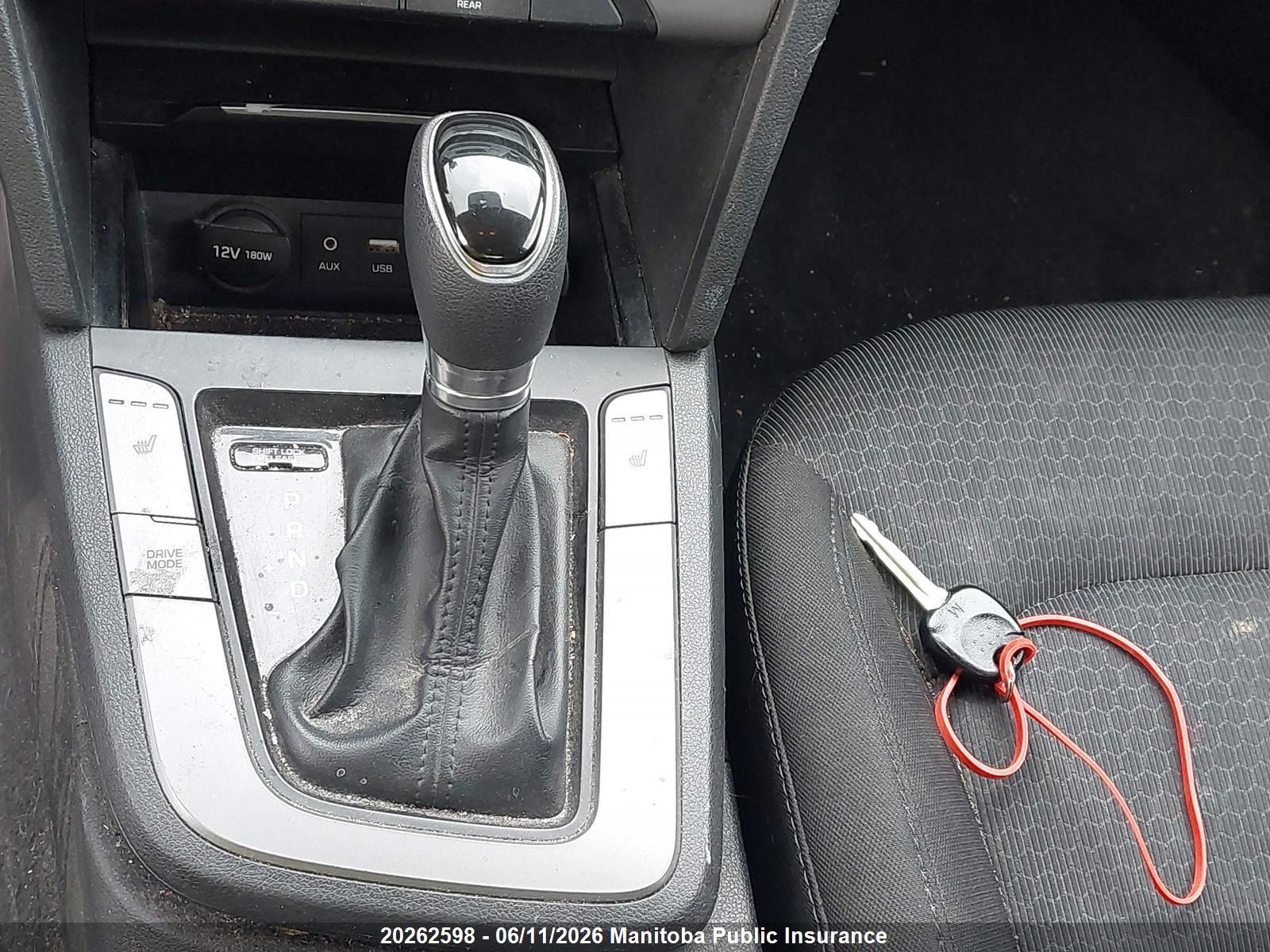 HYUNDAI ELANTRA image 10