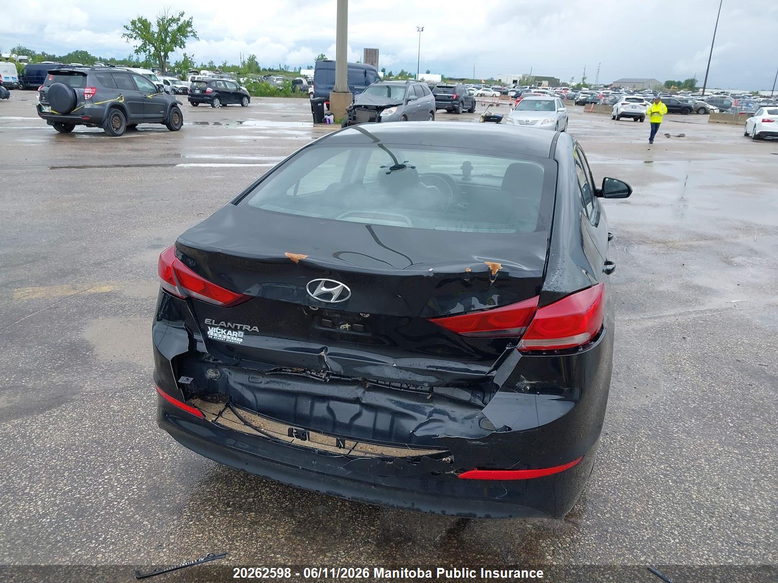 HYUNDAI ELANTRA image 6