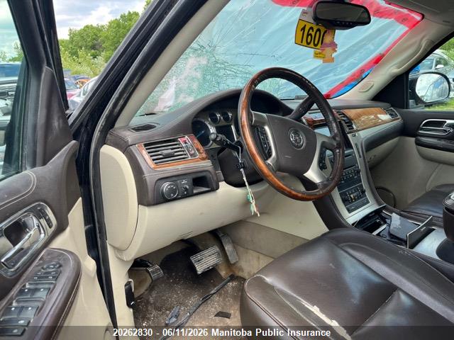 CADILLAC ESCALADE image 5