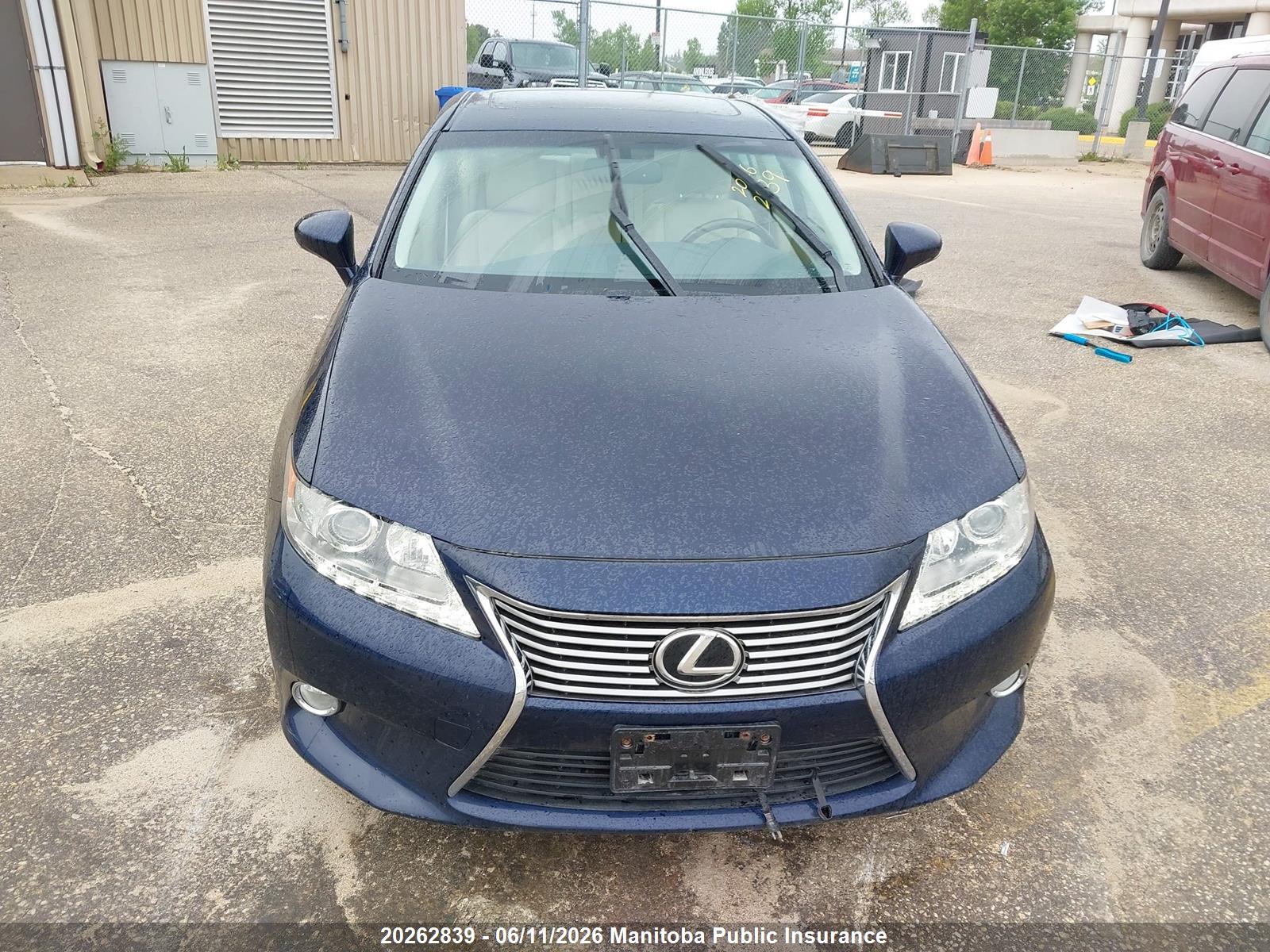 LEXUS ES image 11