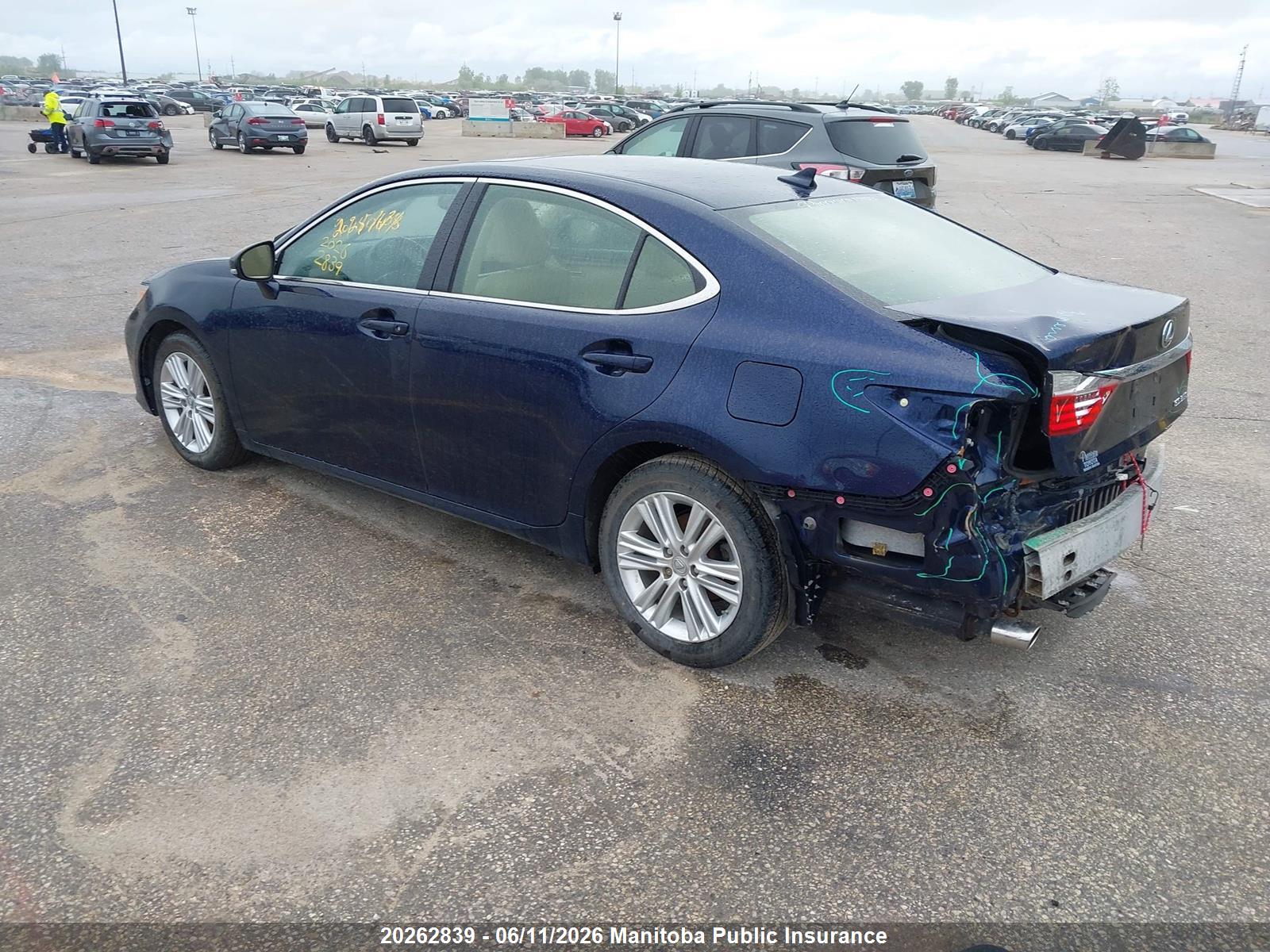 LEXUS ES image 3