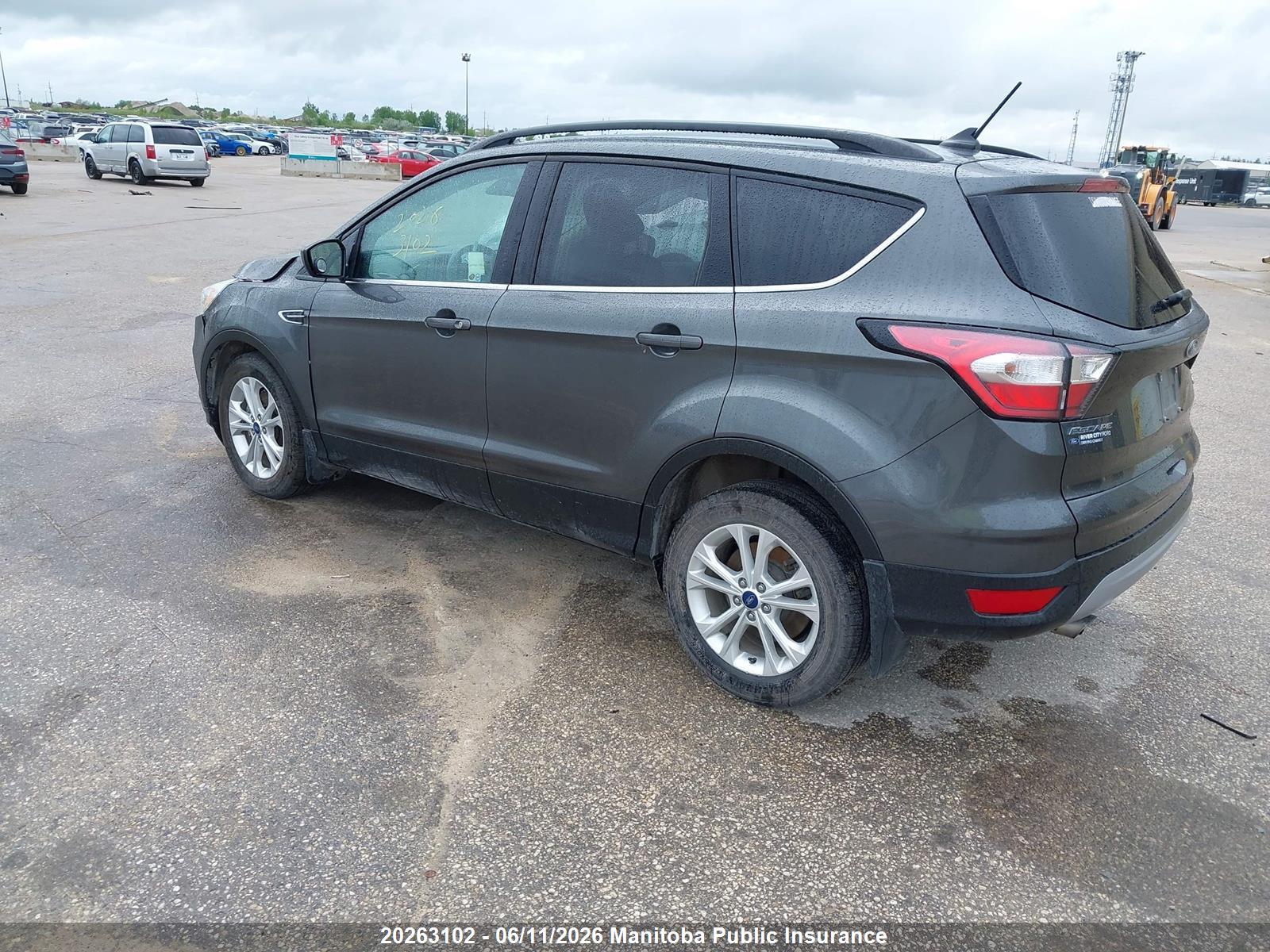 FORD ESCAPE image 3