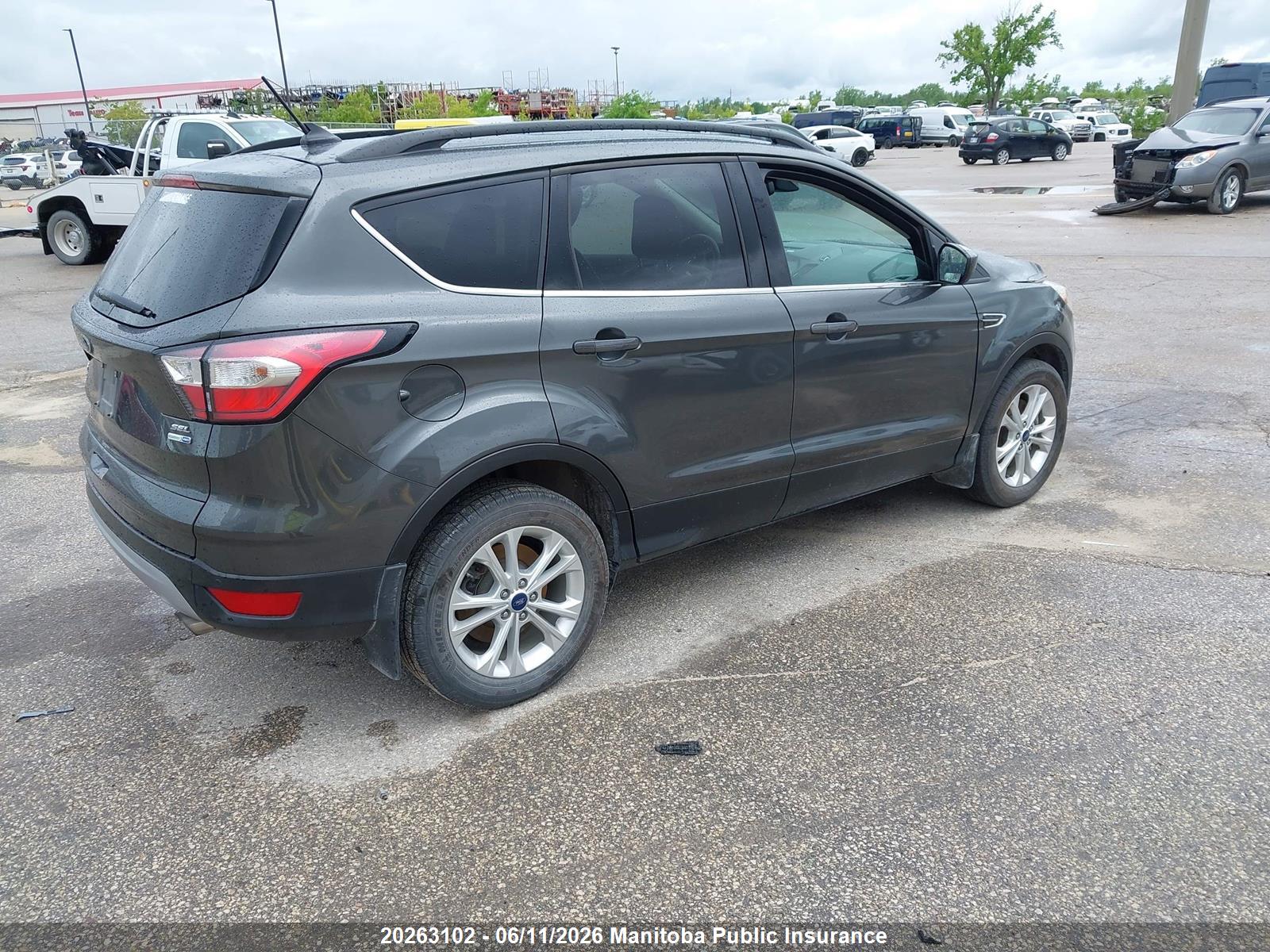 FORD ESCAPE image 4