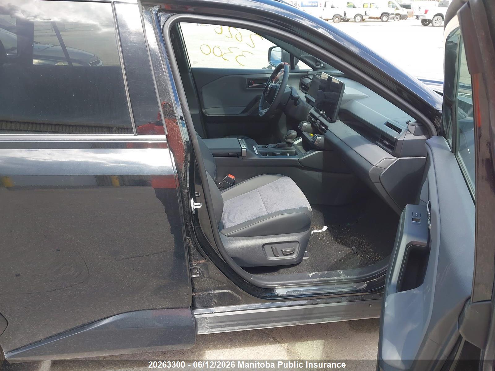 TOYOTA RAV4 image 5