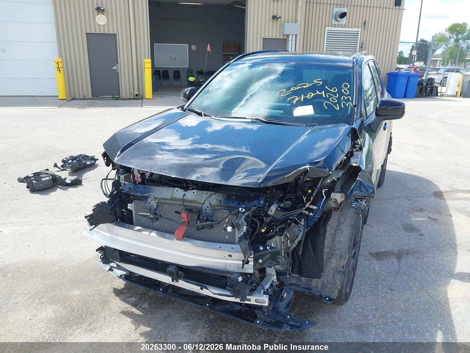 TOYOTA RAV4 image 6