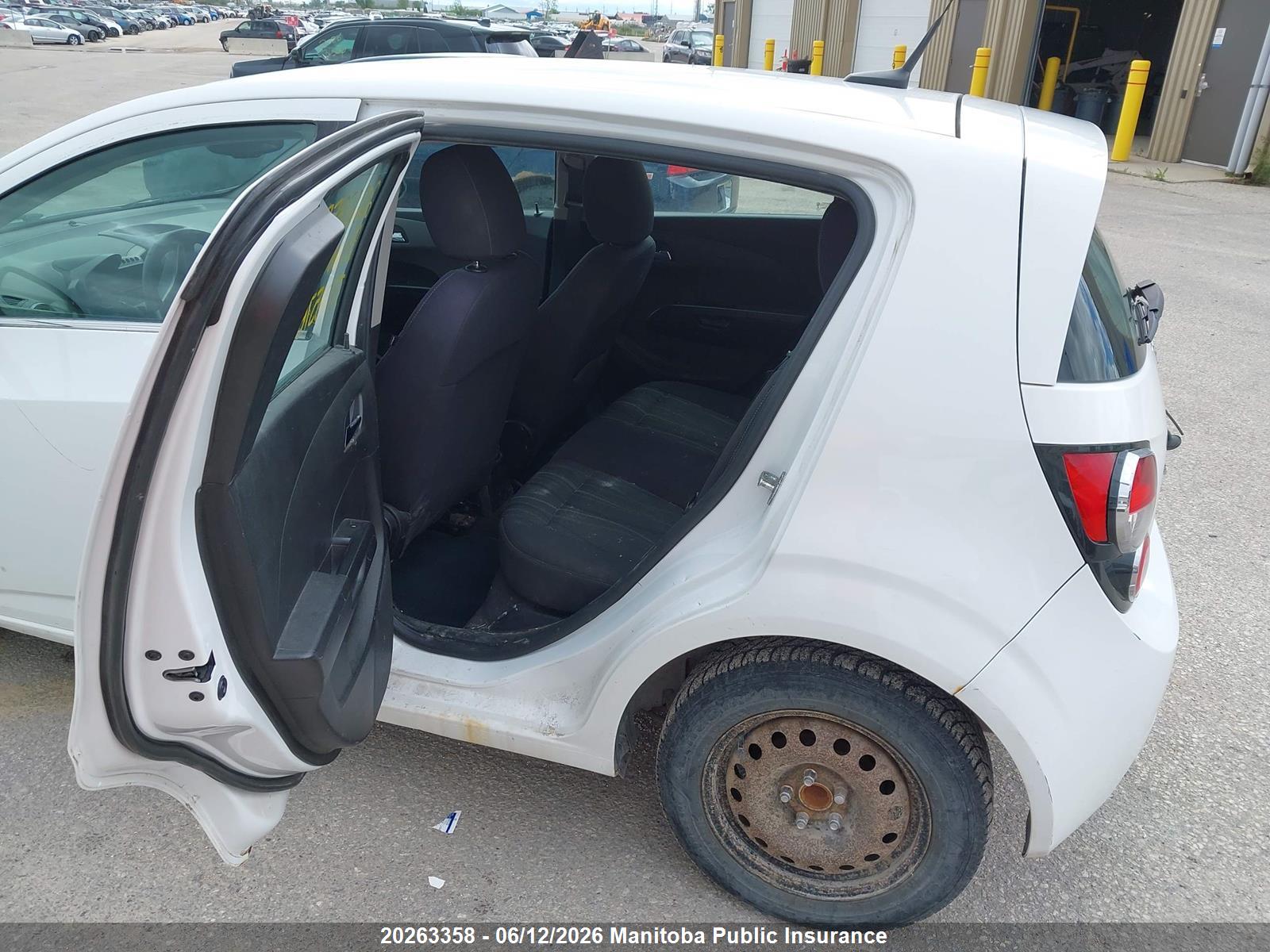CHEVROLET SONIC image 7