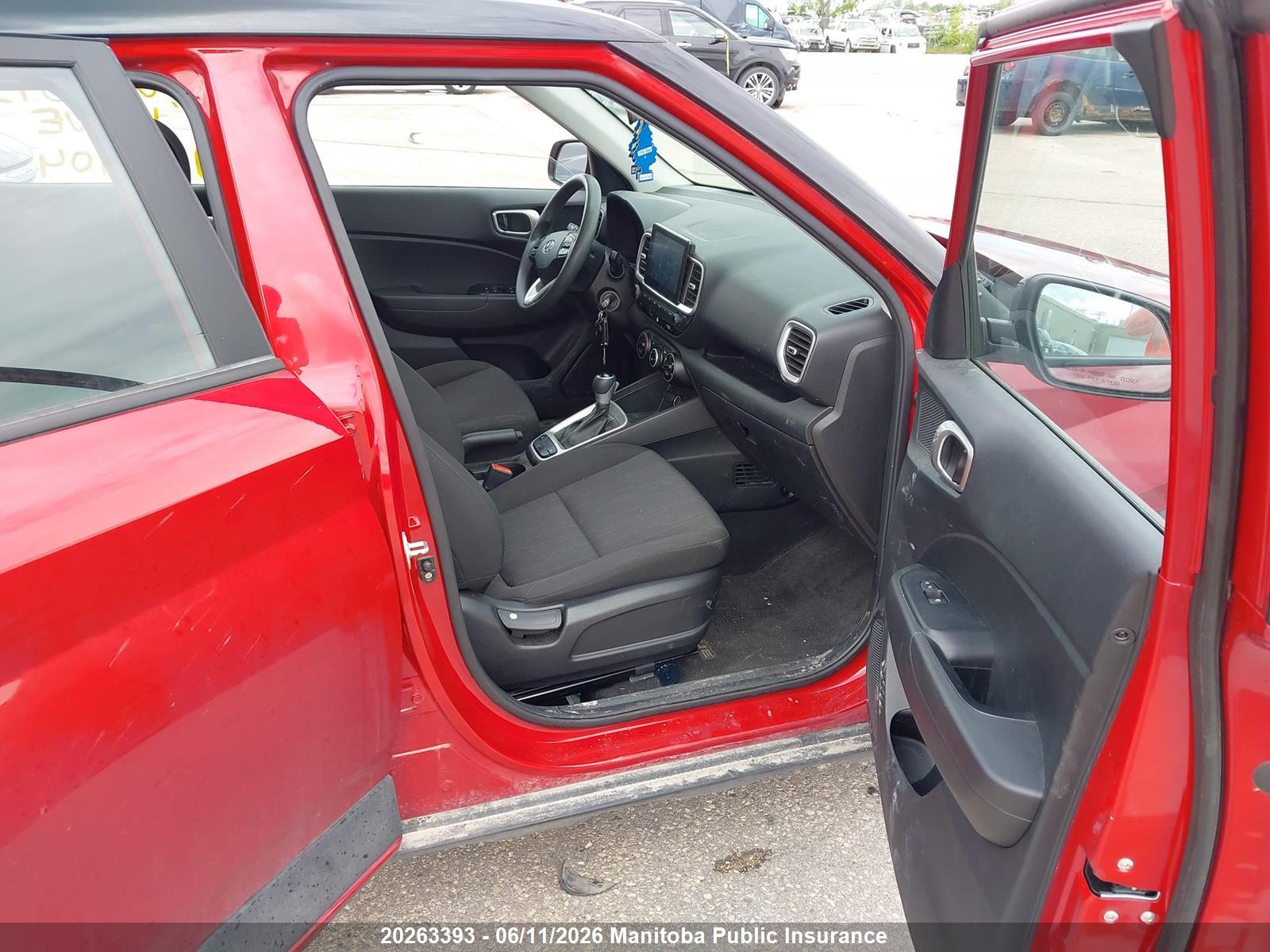 HYUNDAI VENUE image 5