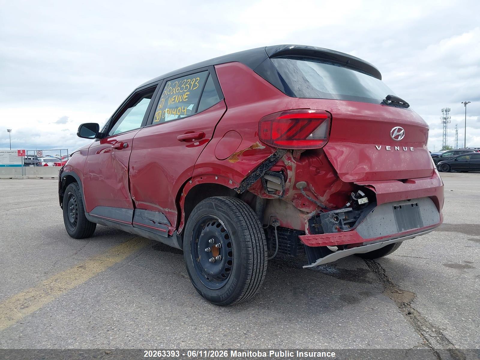 HYUNDAI VENUE image 6
