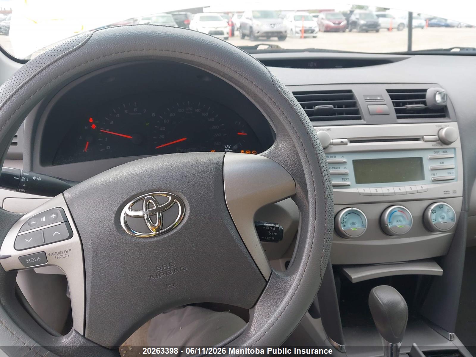 TOYOTA CAMRY image 7