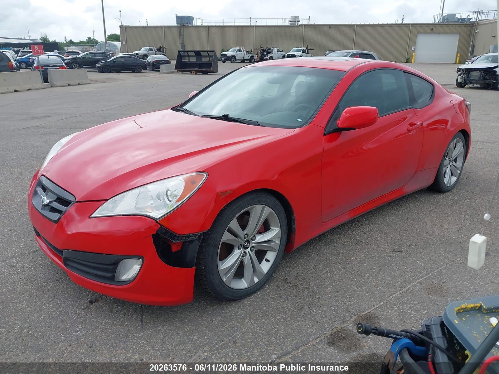 HYUNDAI GENESIS image 2