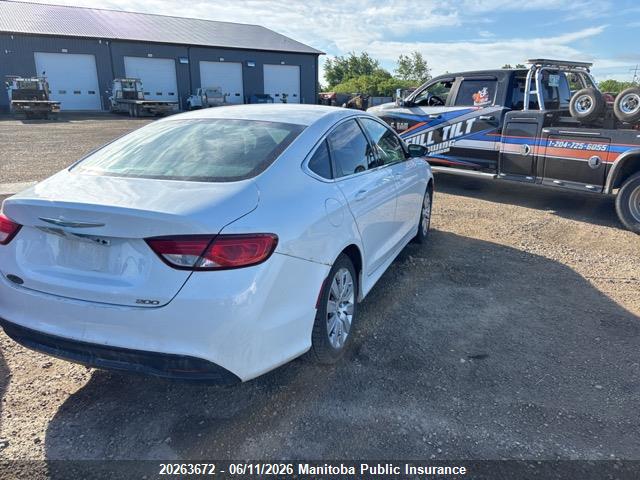 CHRYSLER 200 image 4