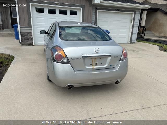 NISSAN ALTIMA image 2