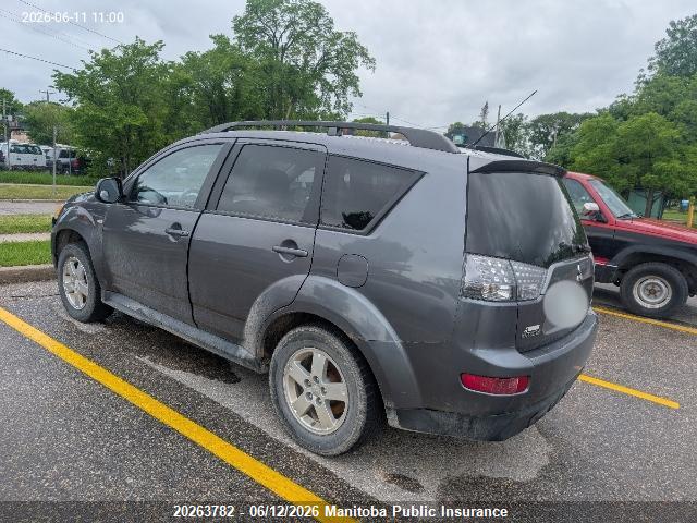 MITSUBISHI OUTLANDER image 3