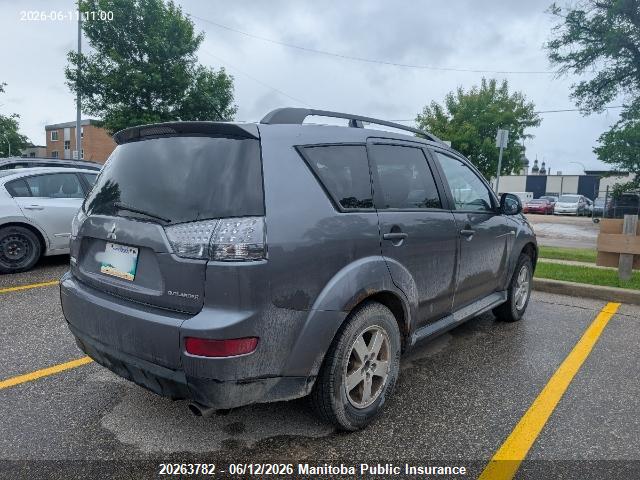 MITSUBISHI OUTLANDER image 4