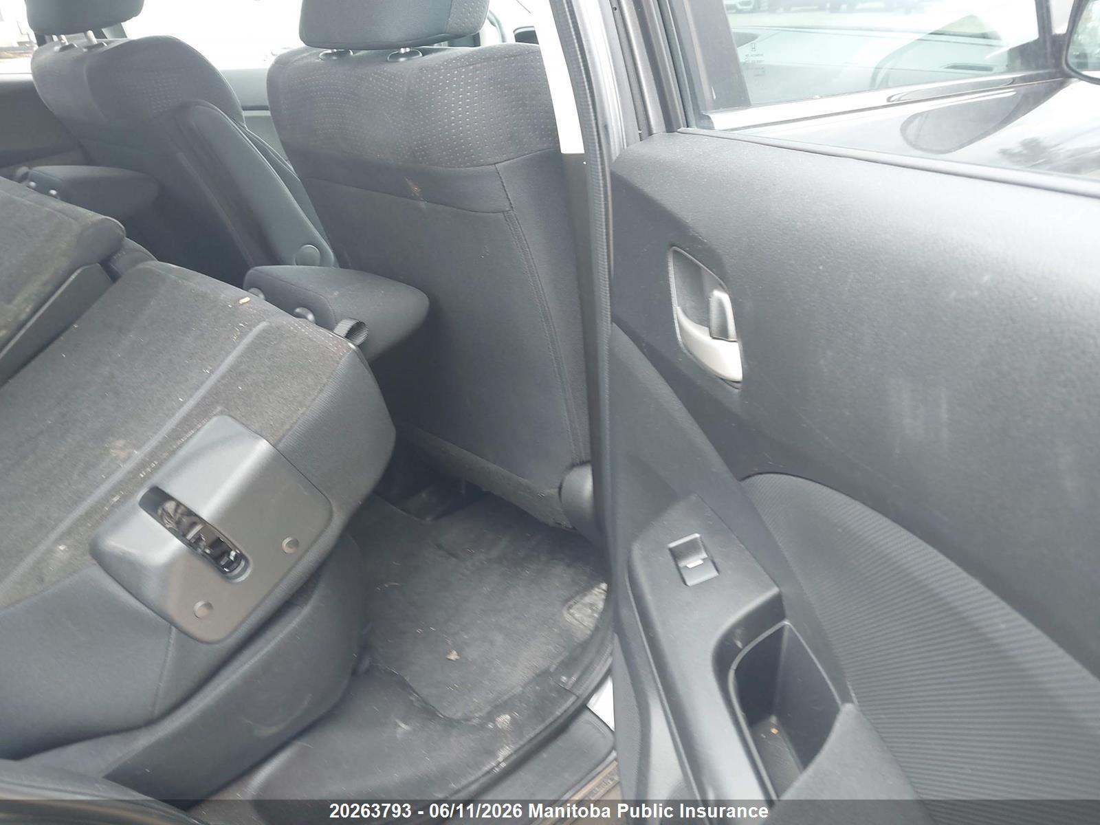 HONDA CR-V image 7