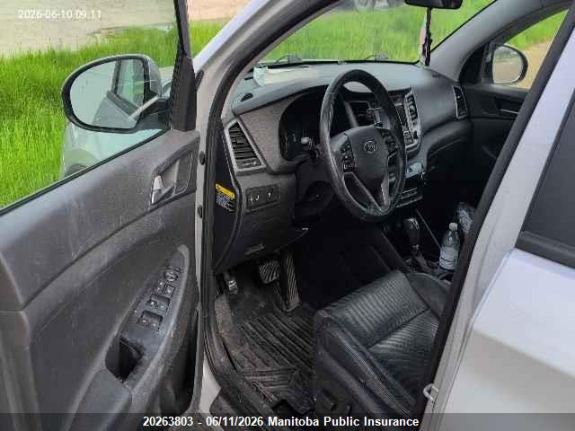 HYUNDAI TUCSON image 5
