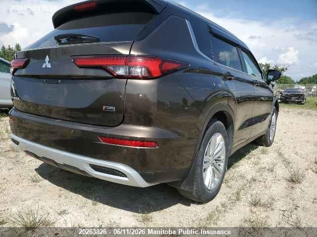 MITSUBISHI OUTLANDER image 4