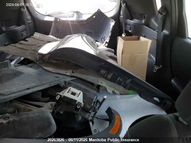 MITSUBISHI OUTLANDER image 8