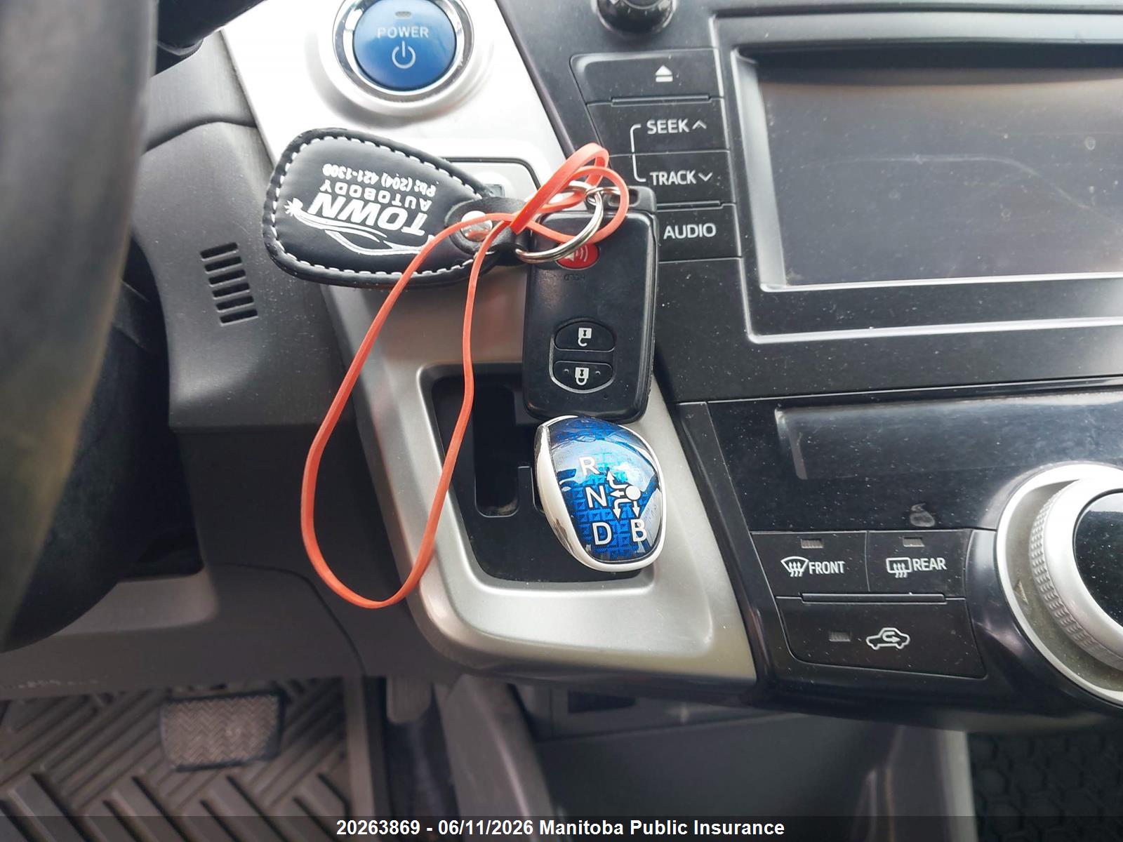 TOYOTA PRIUS image 11
