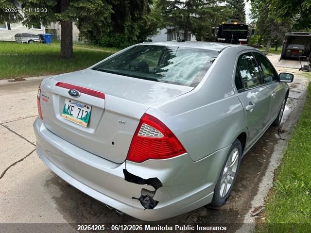 FORD FUSION image 4