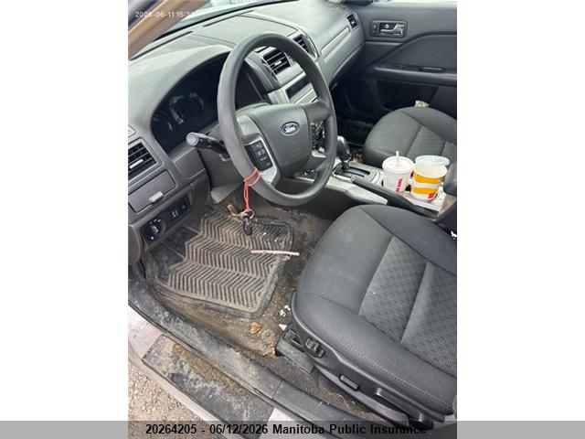 FORD FUSION image 5