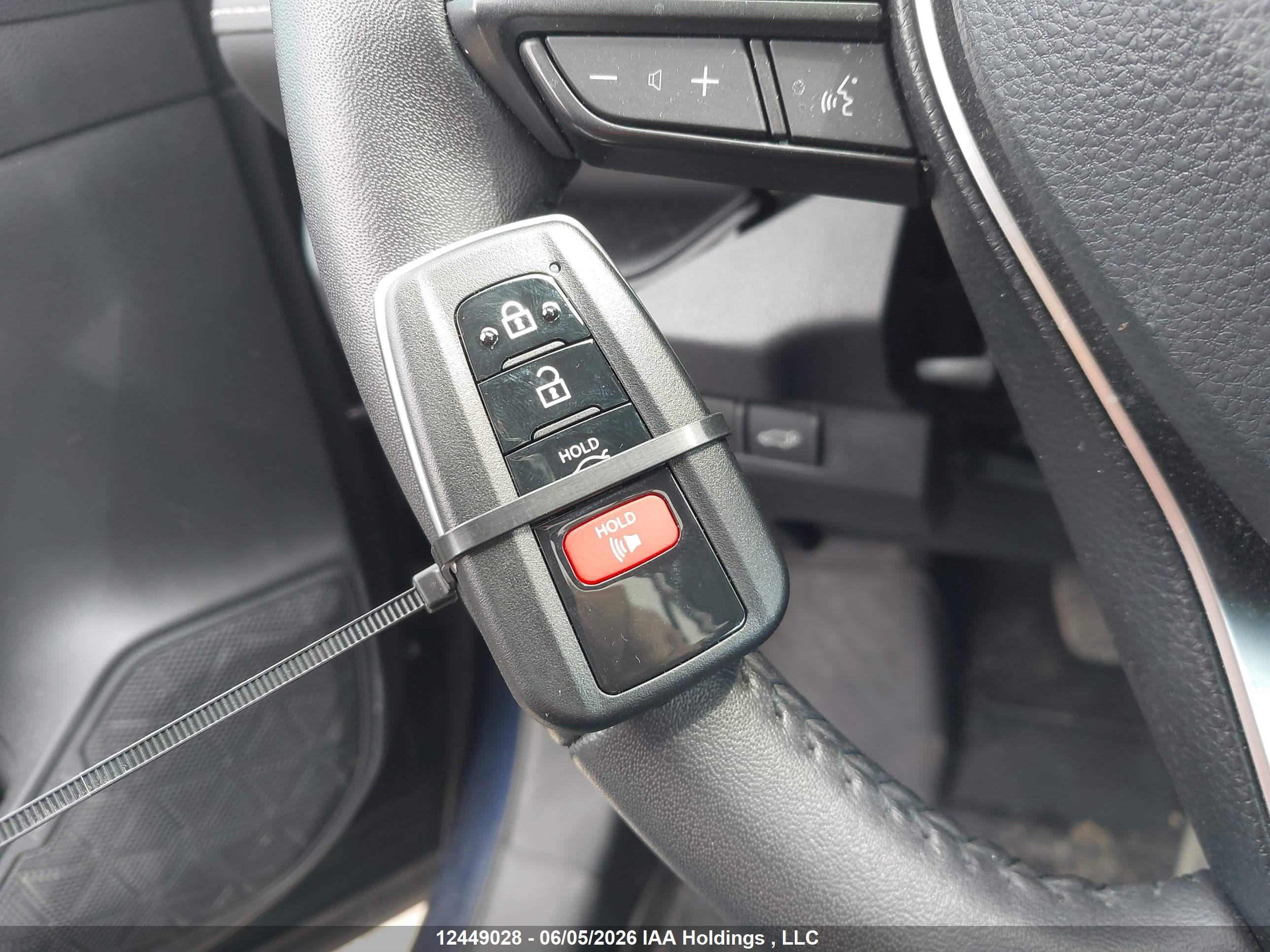 TOYOTA RAV4 image 11