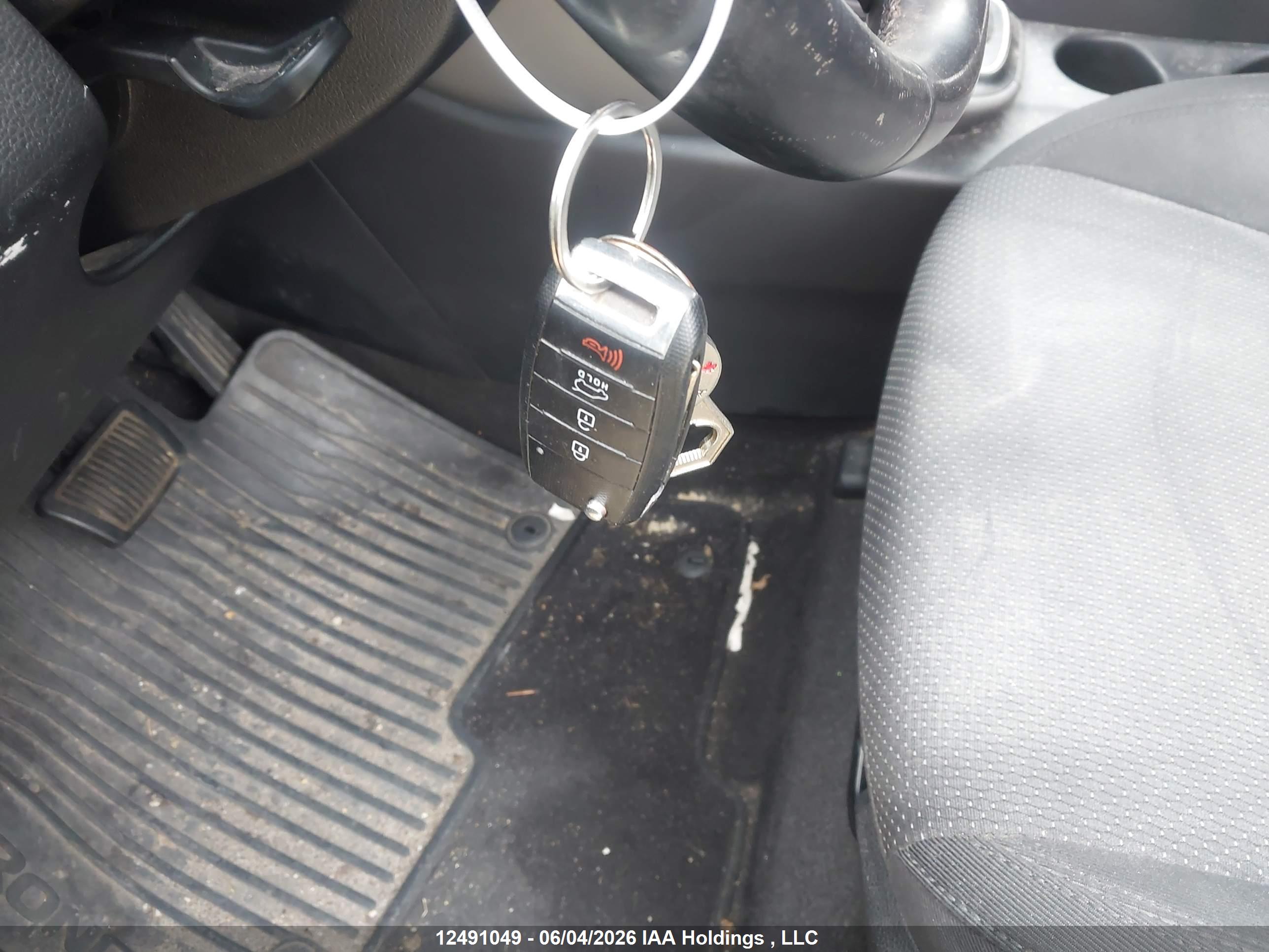 KIA RONDO image 11