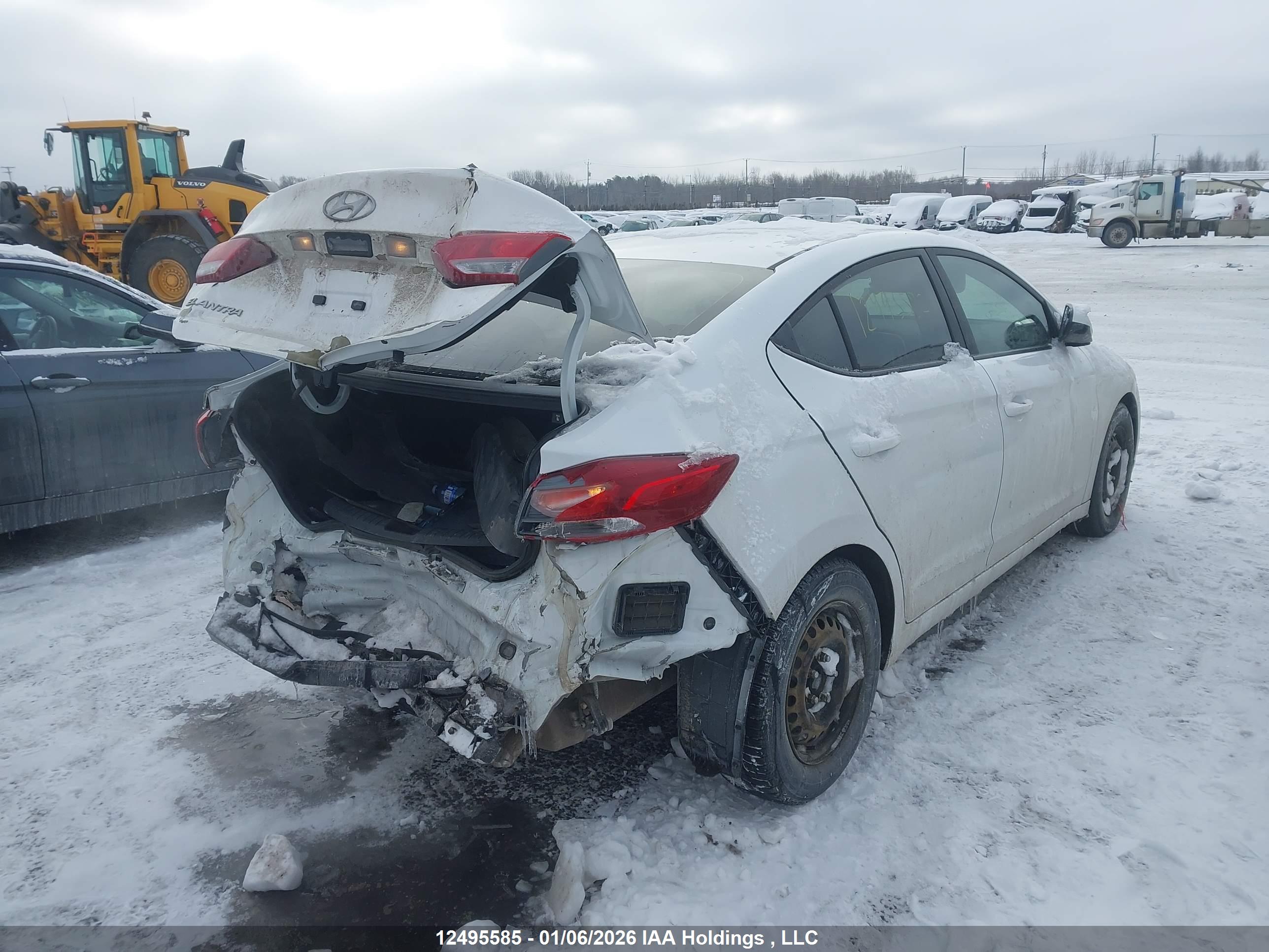 HYUNDAI ELANTRA image 4