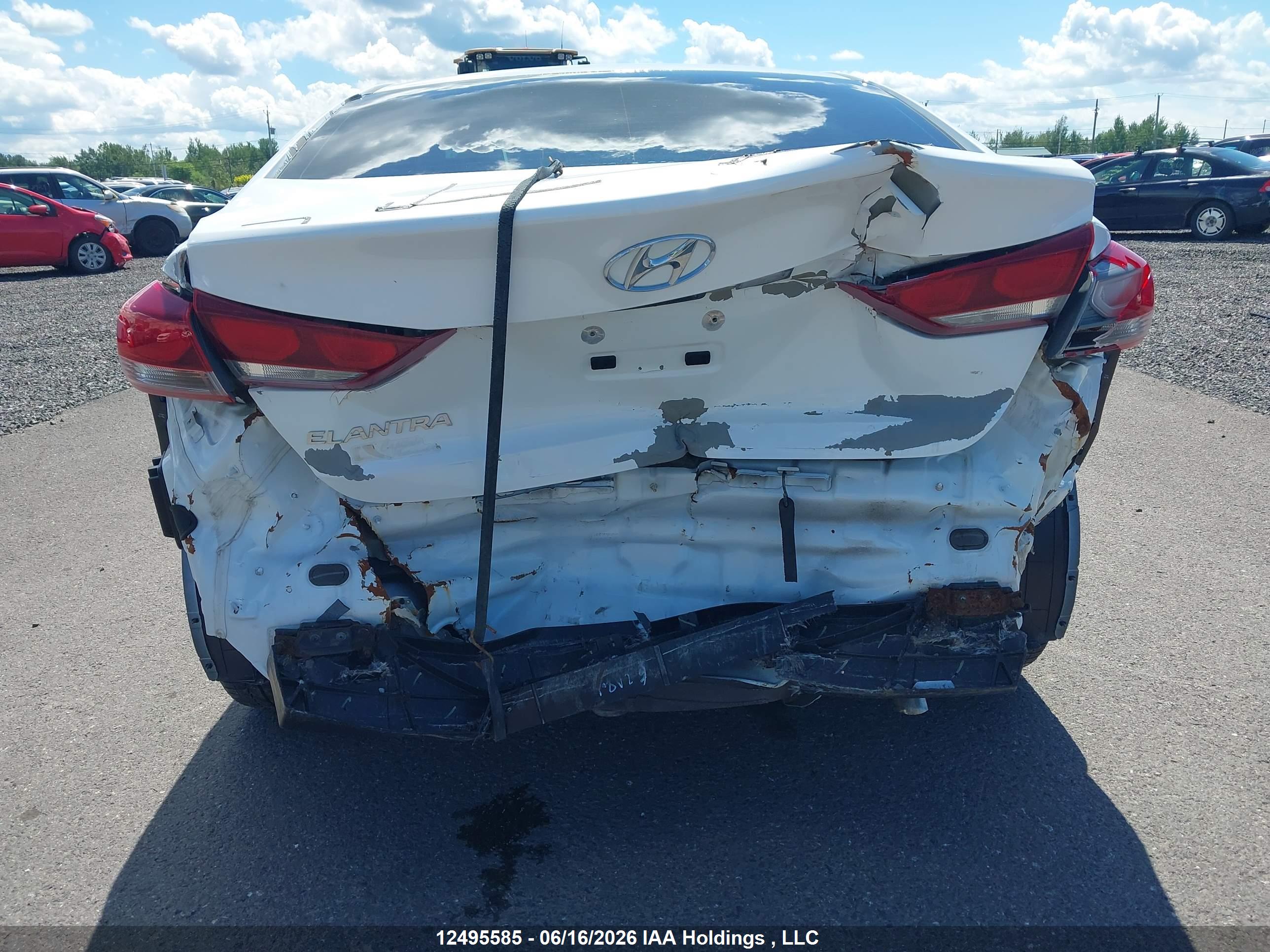 HYUNDAI ELANTRA image 6
