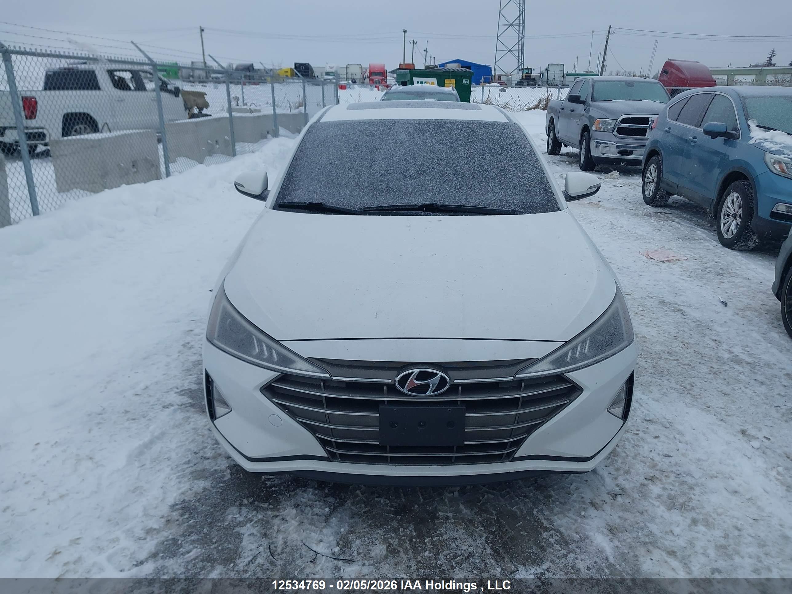 HYUNDAI ELANTRA image 11