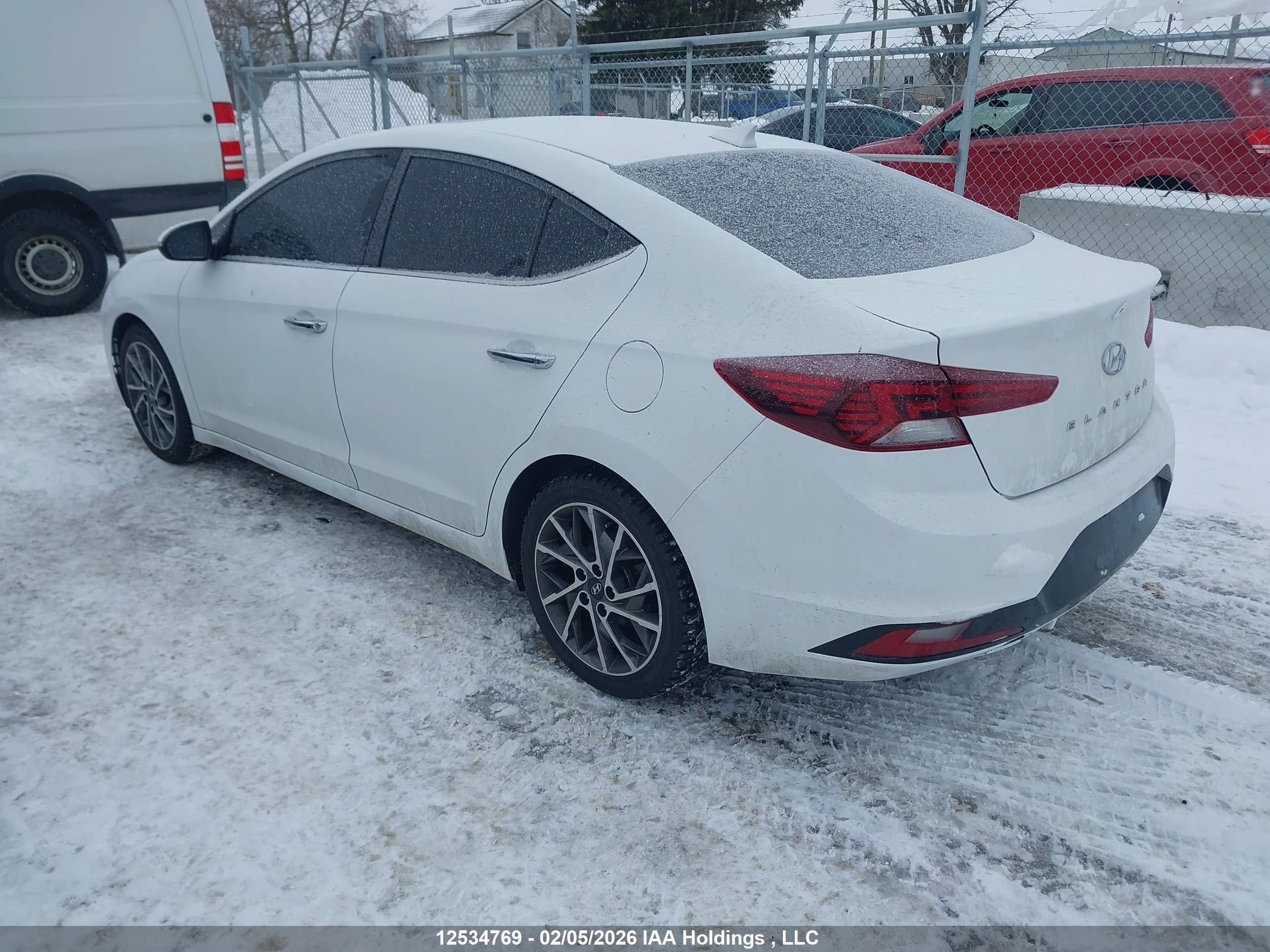 HYUNDAI ELANTRA image 3
