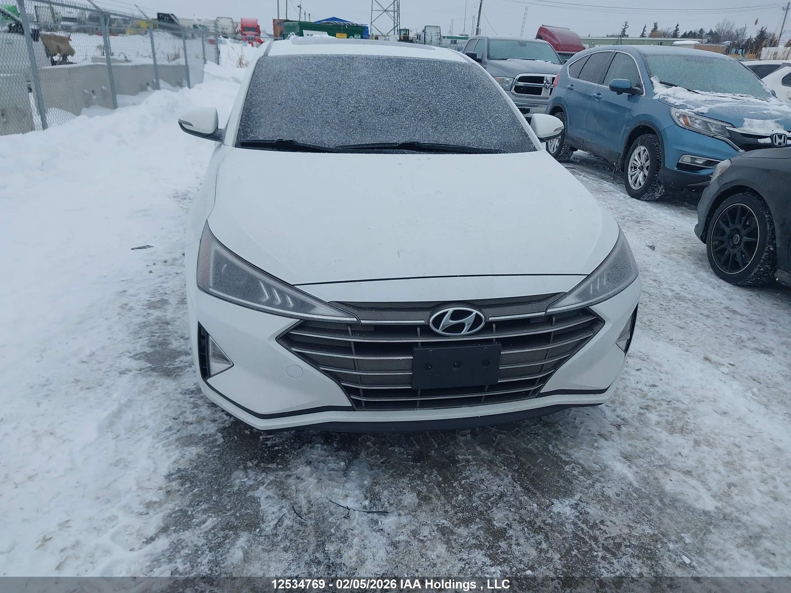 HYUNDAI ELANTRA image 6