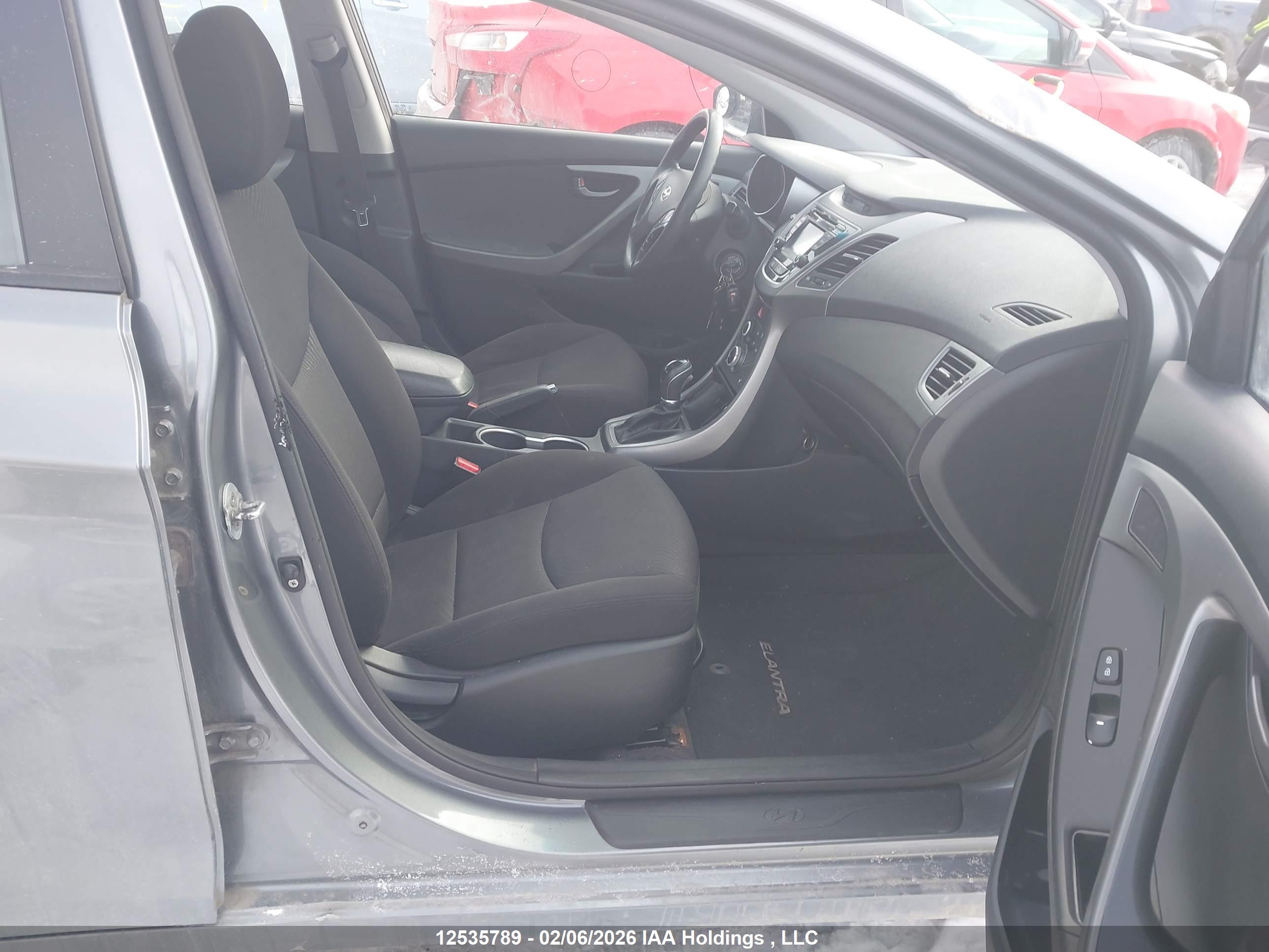 HYUNDAI ELANTRA image 5