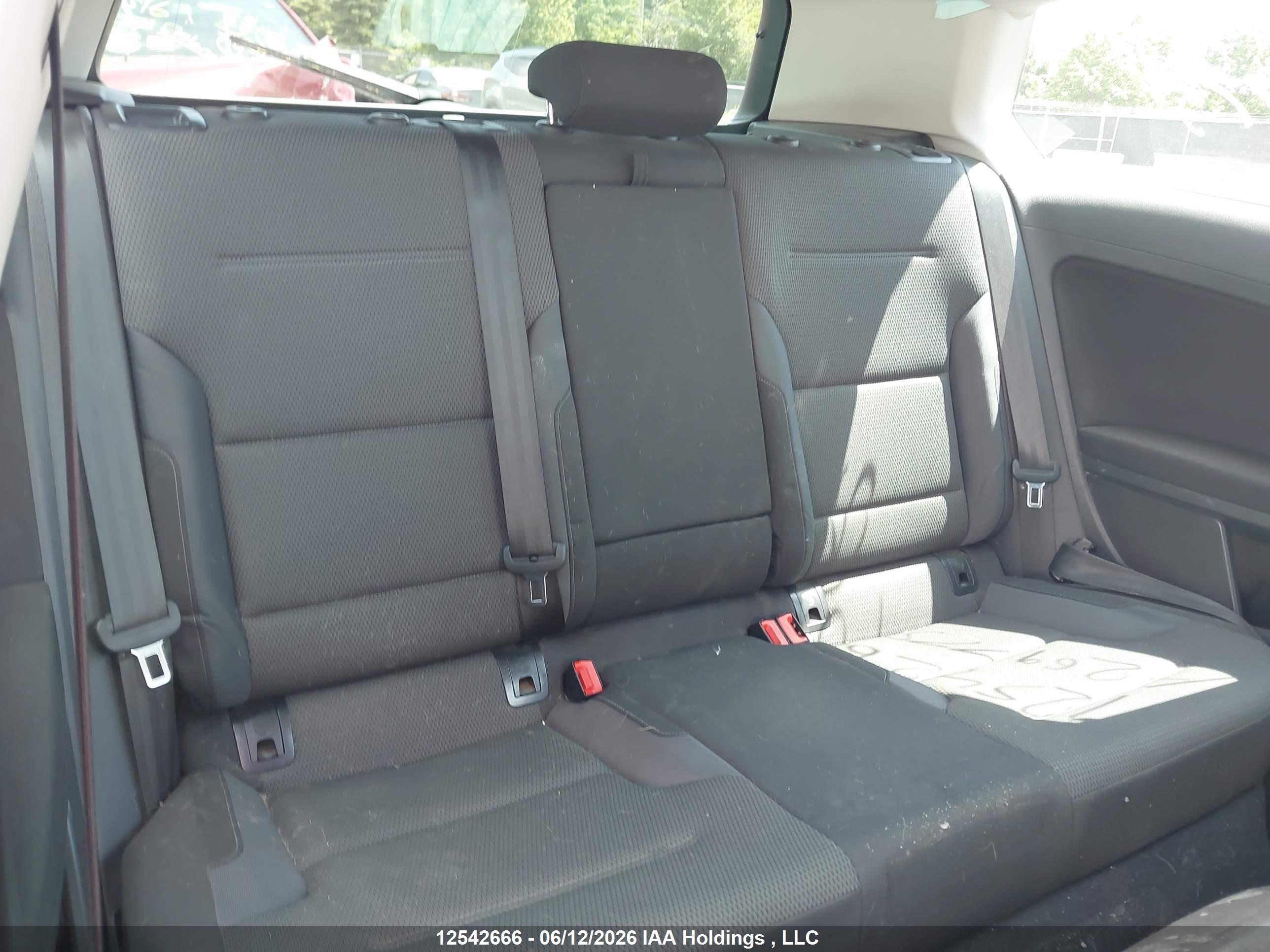 VOLKSWAGEN GOLF image 8