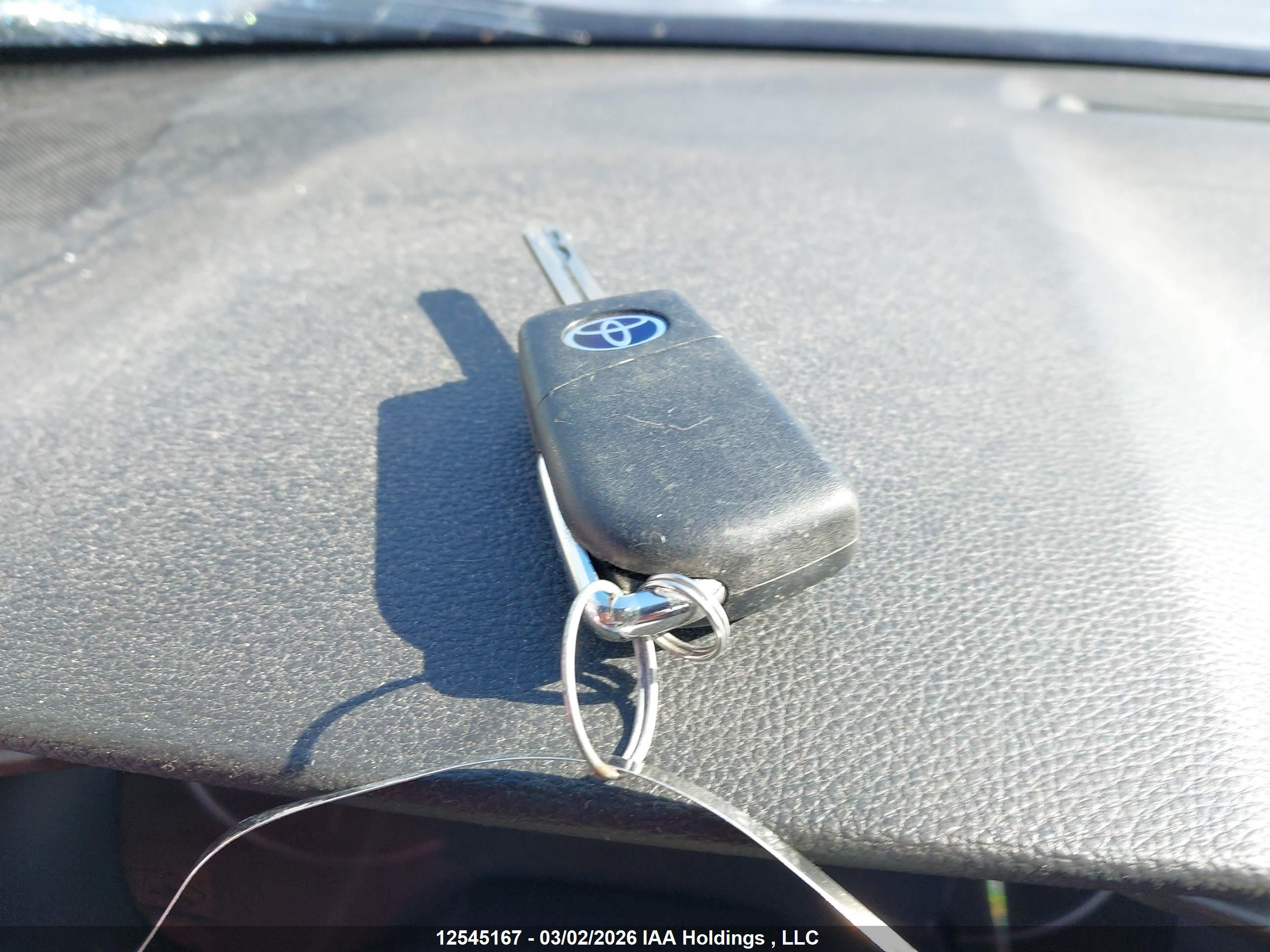 TOYOTA RAV4 image 11