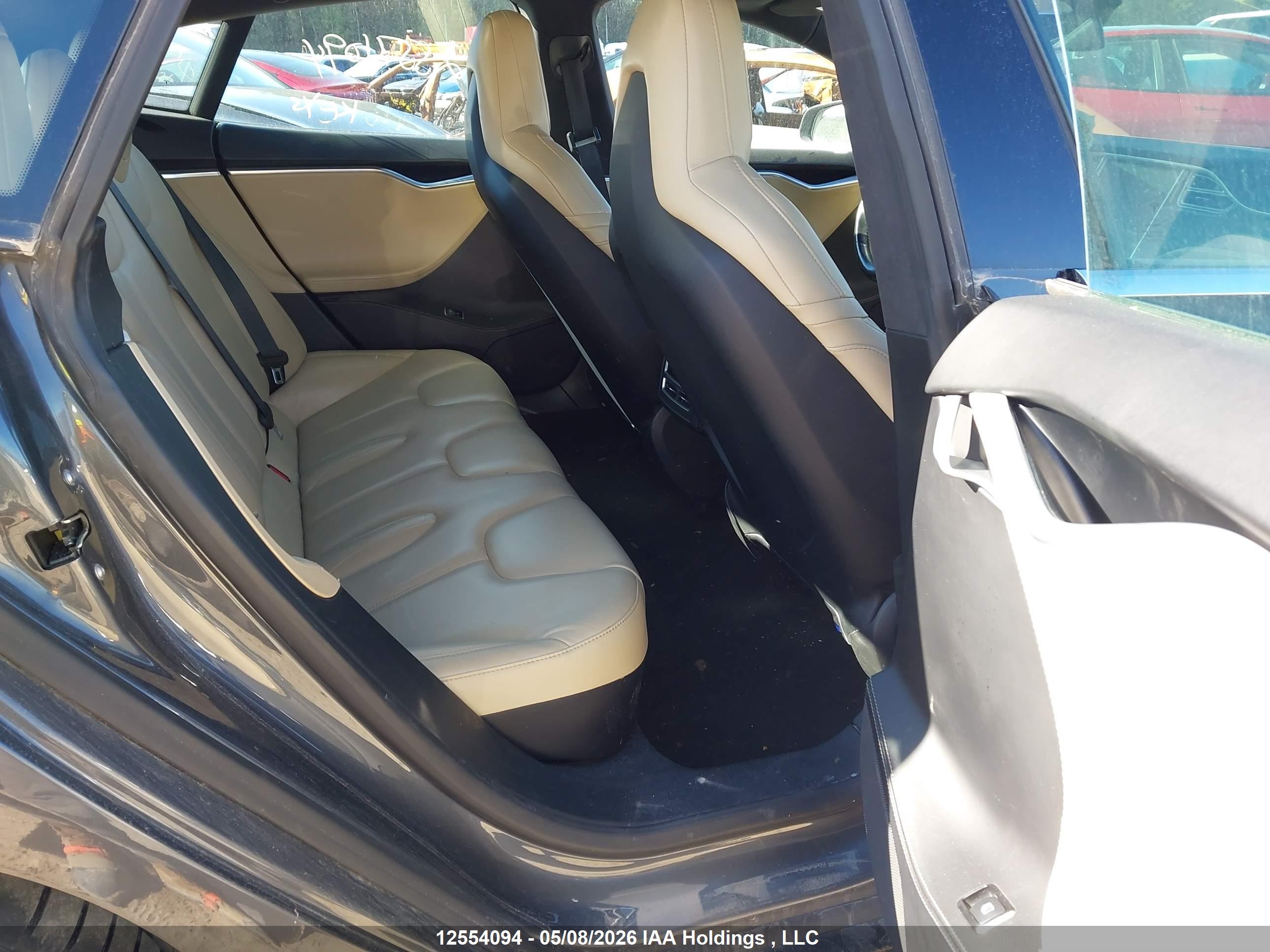 TESLA MODEL image 8